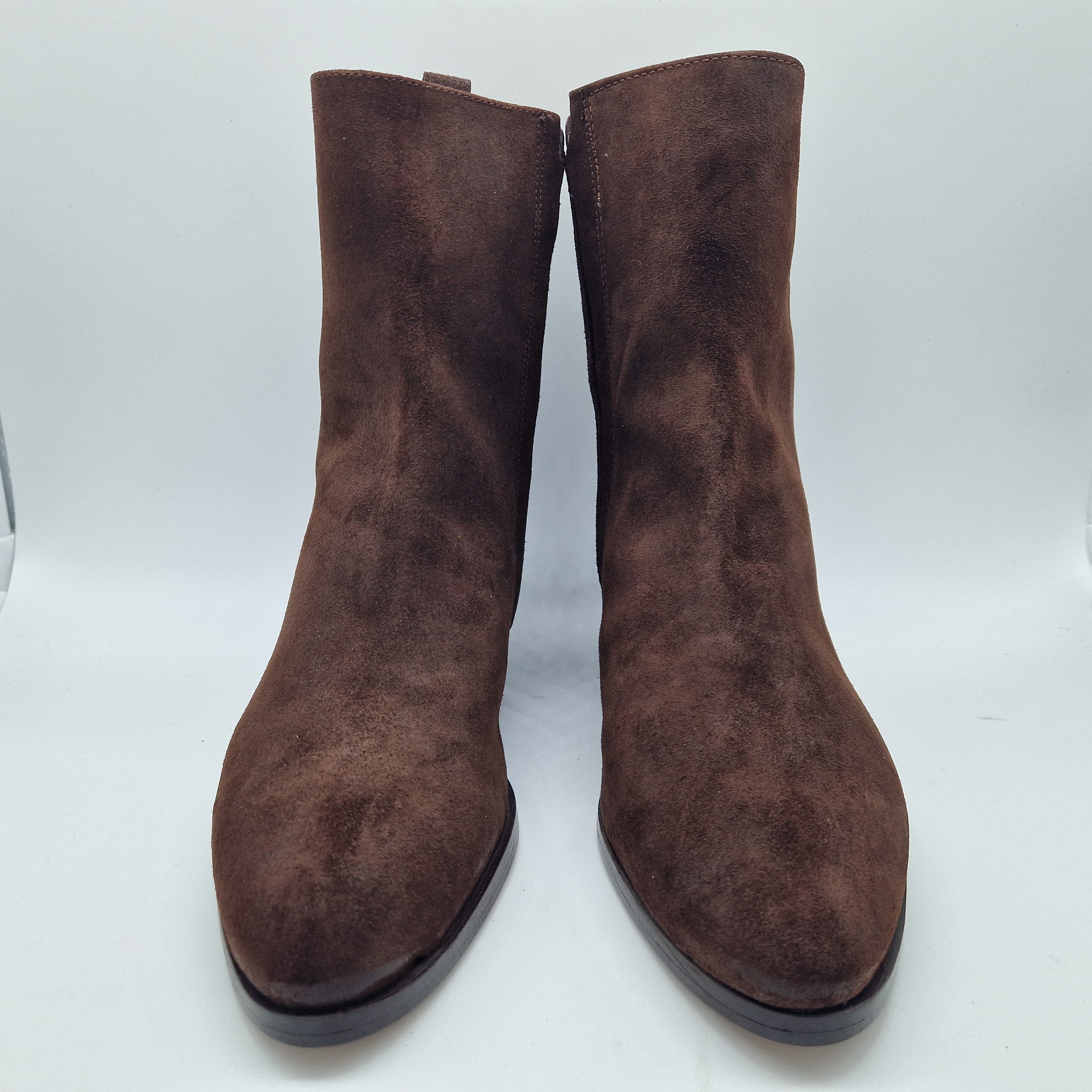 BOTÍN BAJO EN SERRAJE MOKA