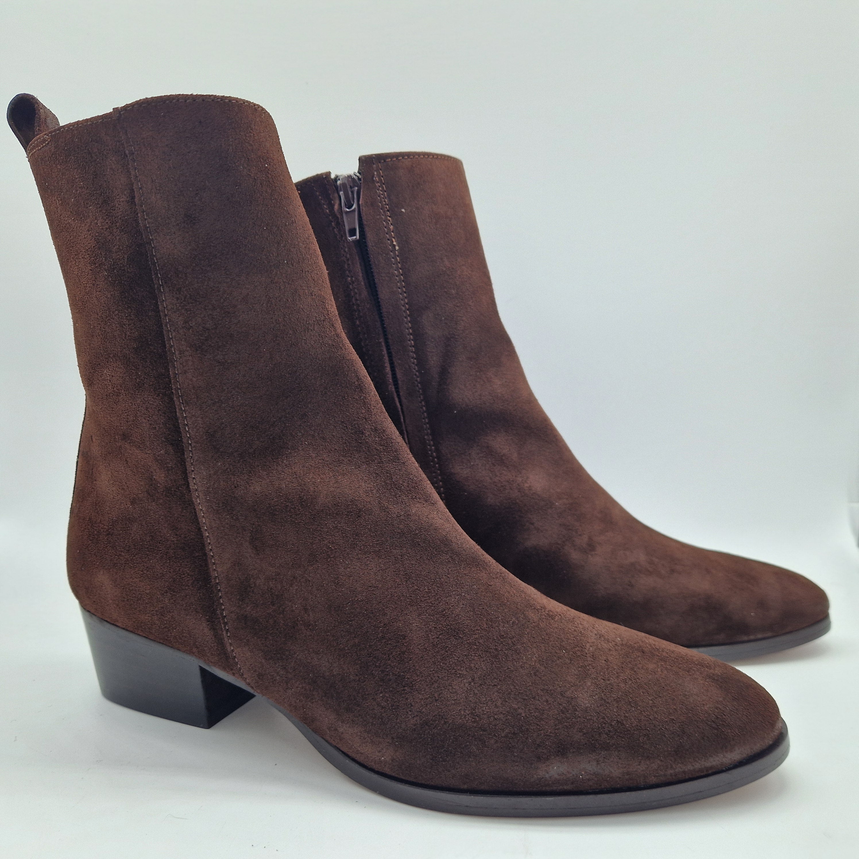 BOTÍN BAJO EN SERRAJE MOKA