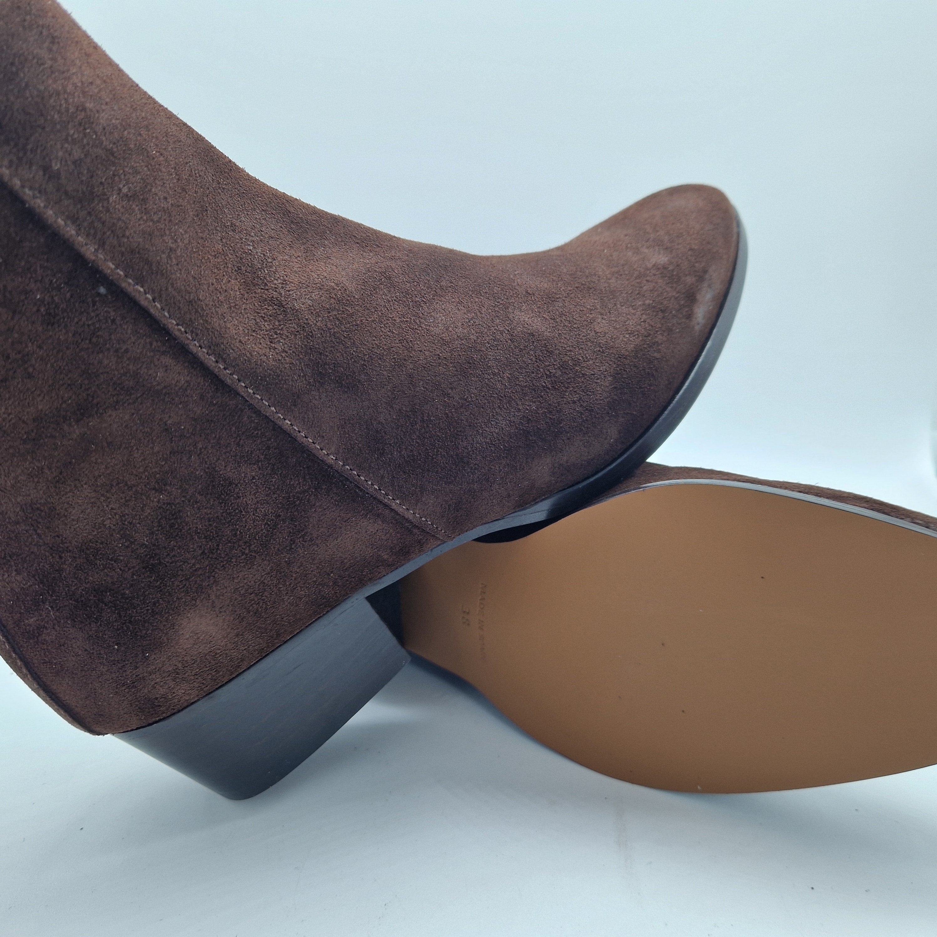 BOTÍN BAJO EN SERRAJE MOKA