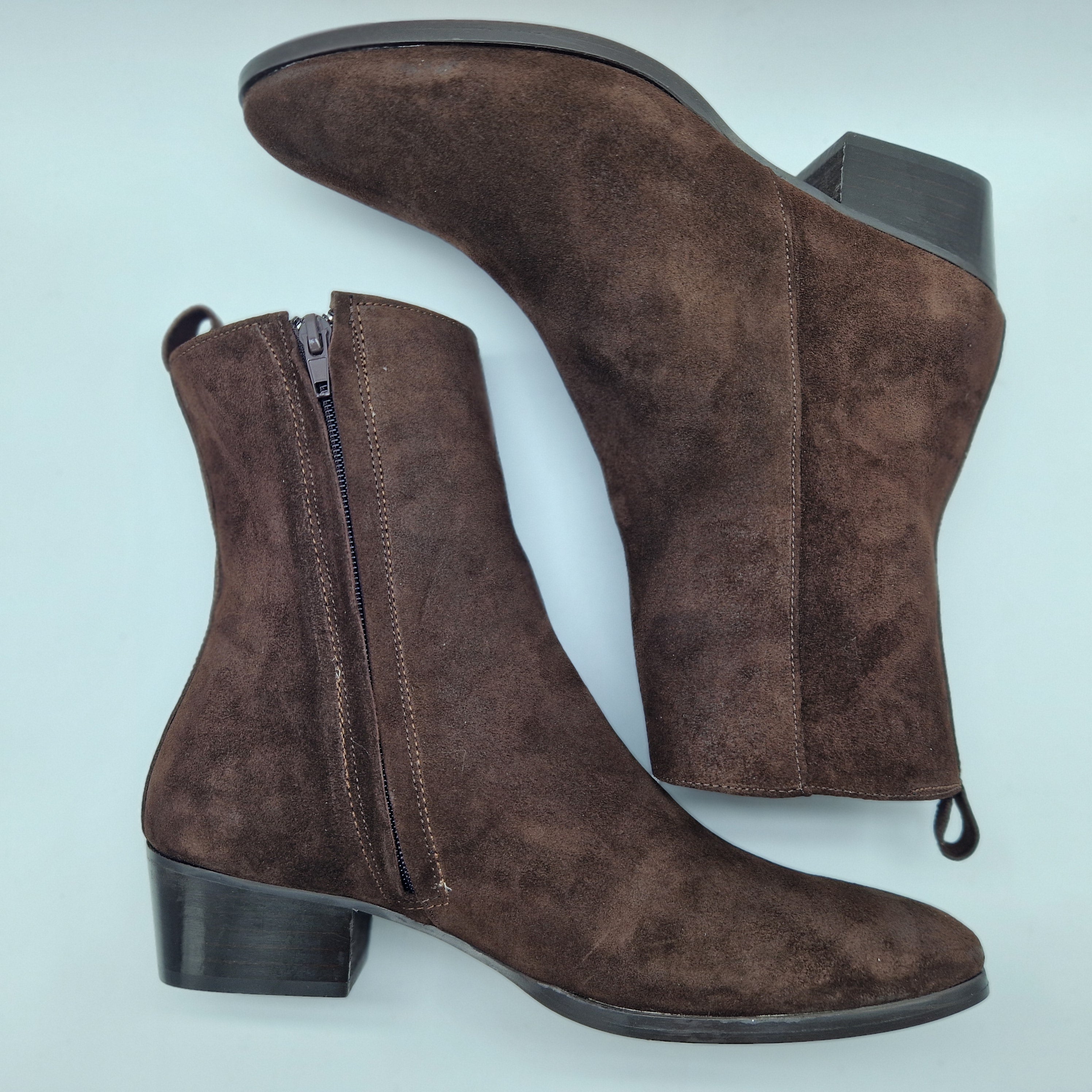 BOTÍN BAJO EN SERRAJE MOKA