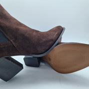 BOTÍN EN SERRAJE MARRÓN