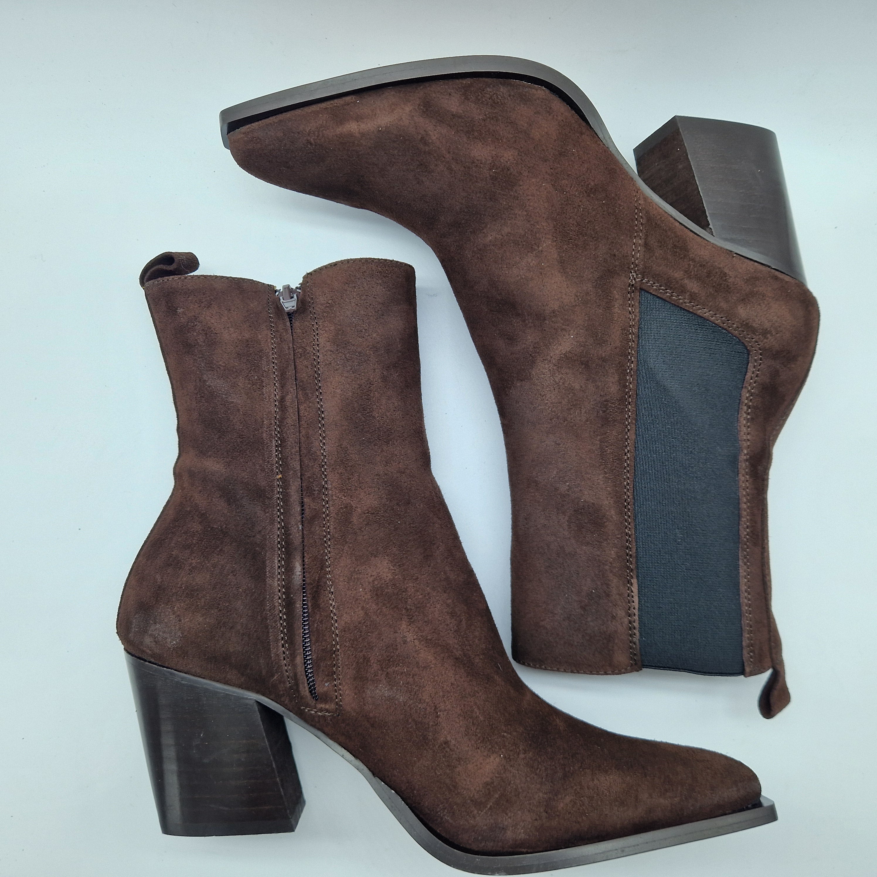 BOTÍN EN SERRAJE MARRÓN