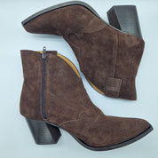 BOTÍN TIPO COW EN SERRAJE MOKA