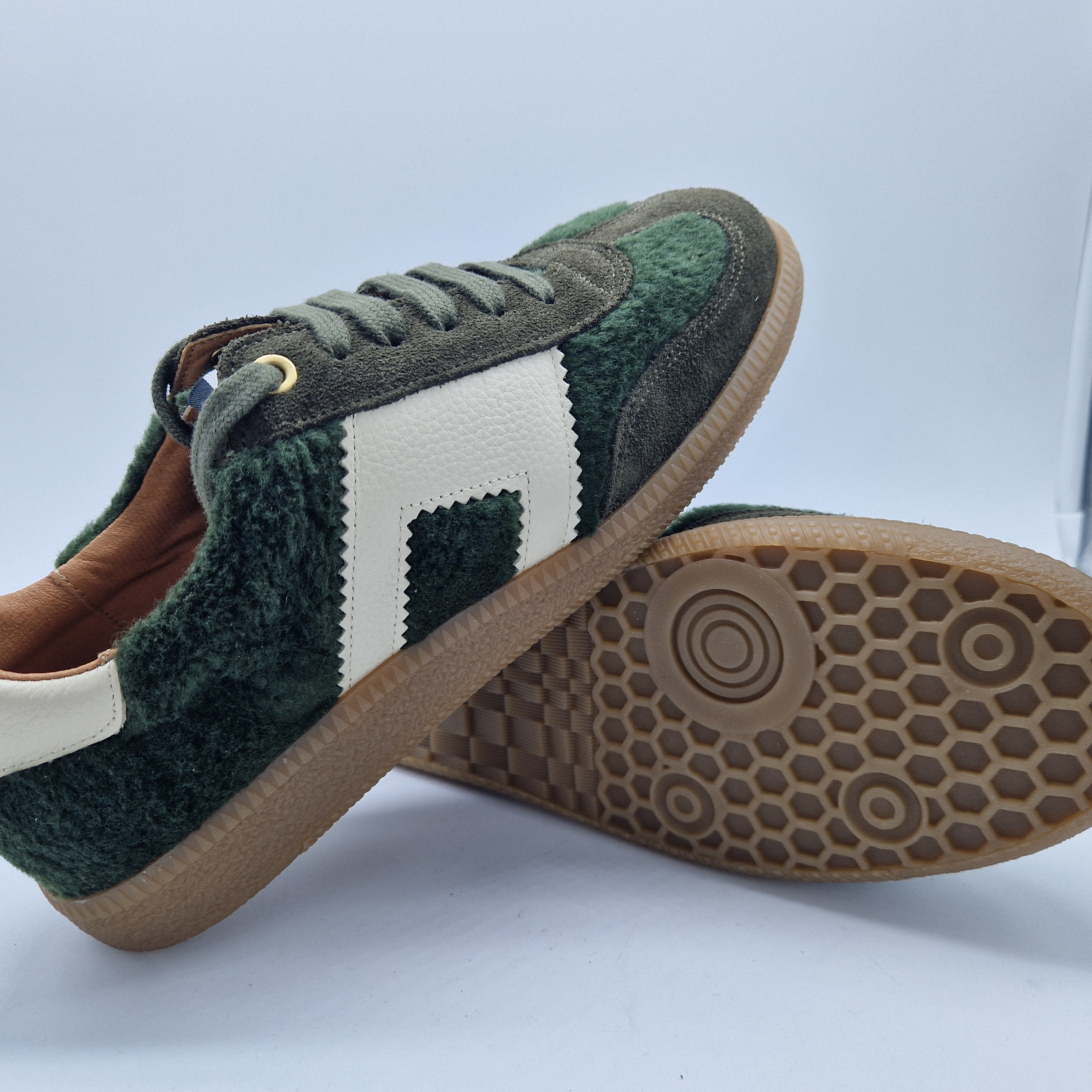 DEPORTIVO EN BORREGO TONOS VERDES