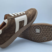 DEPORTIVO EN SERRAJE MARRÓN