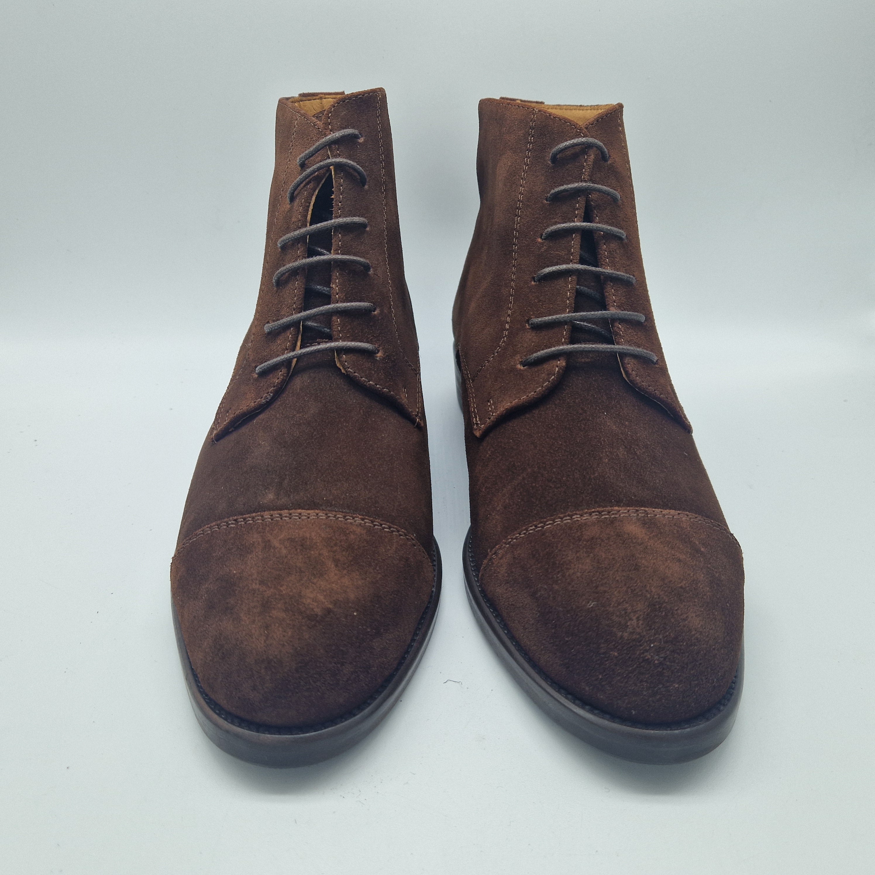 BOTÍN DE CORDONES EN SERRAJE CUERO