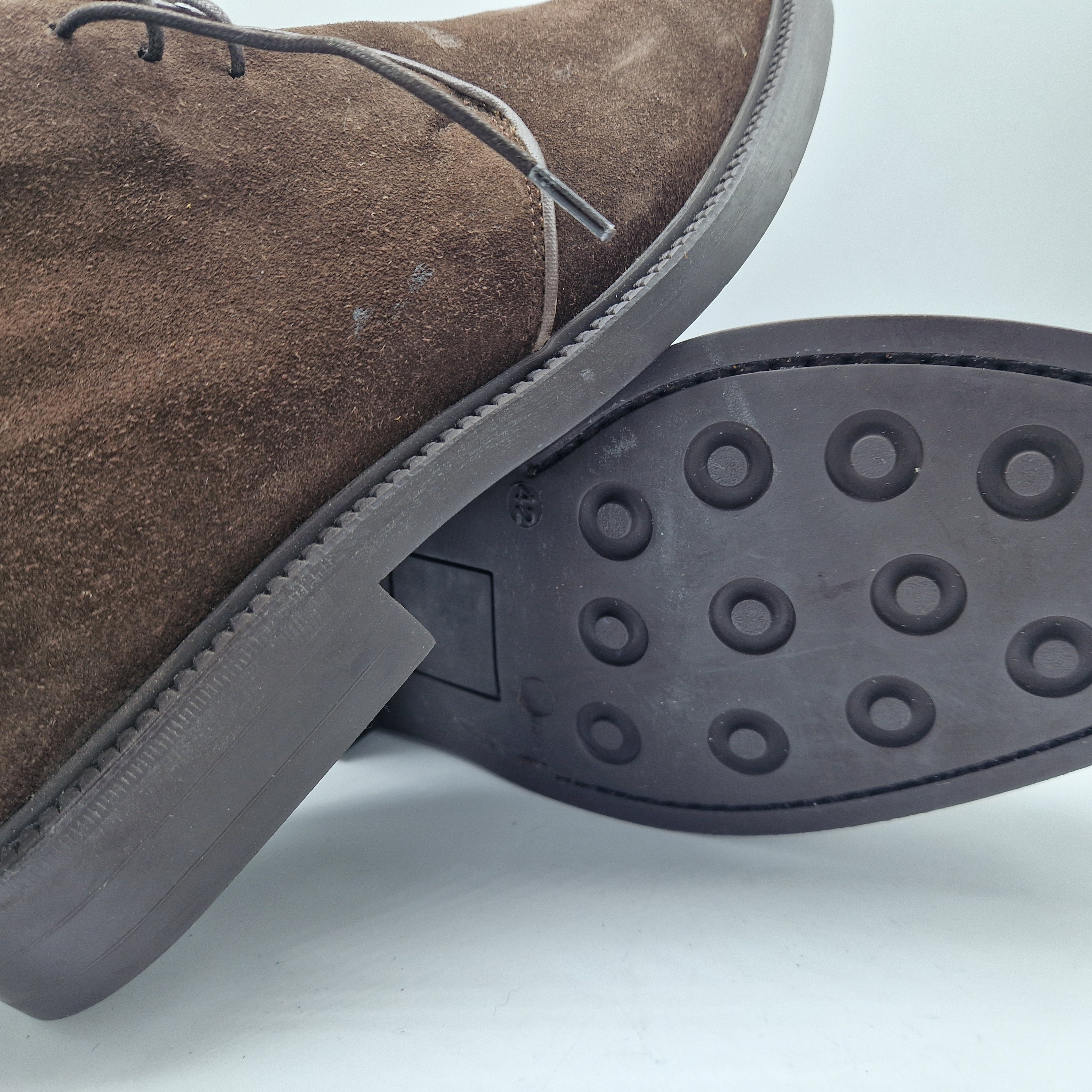 BOTÍN DE CORDONES EN SERRAJE MARRÓN