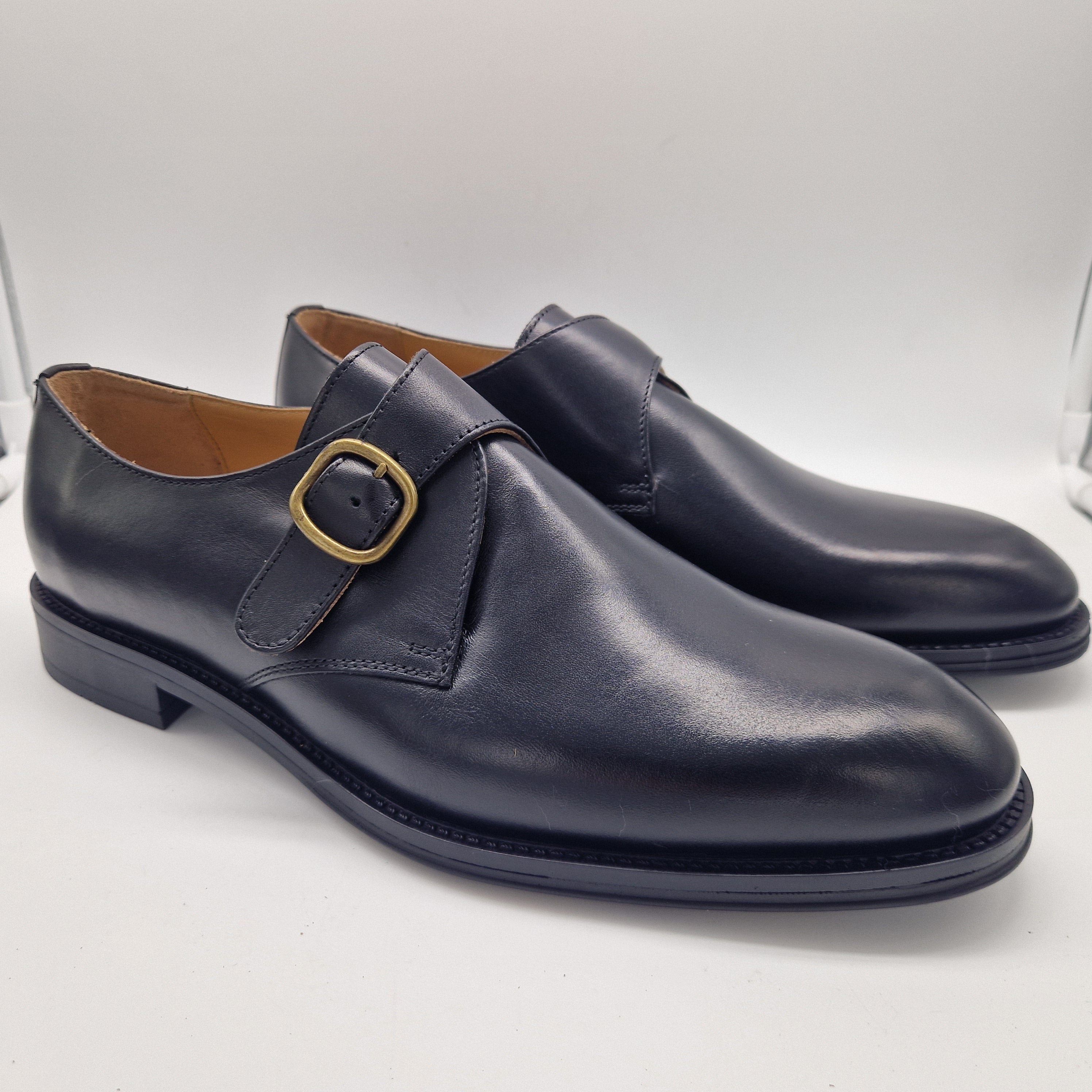 ZAPATO DE HEBILLA EN PIEL NEGRA