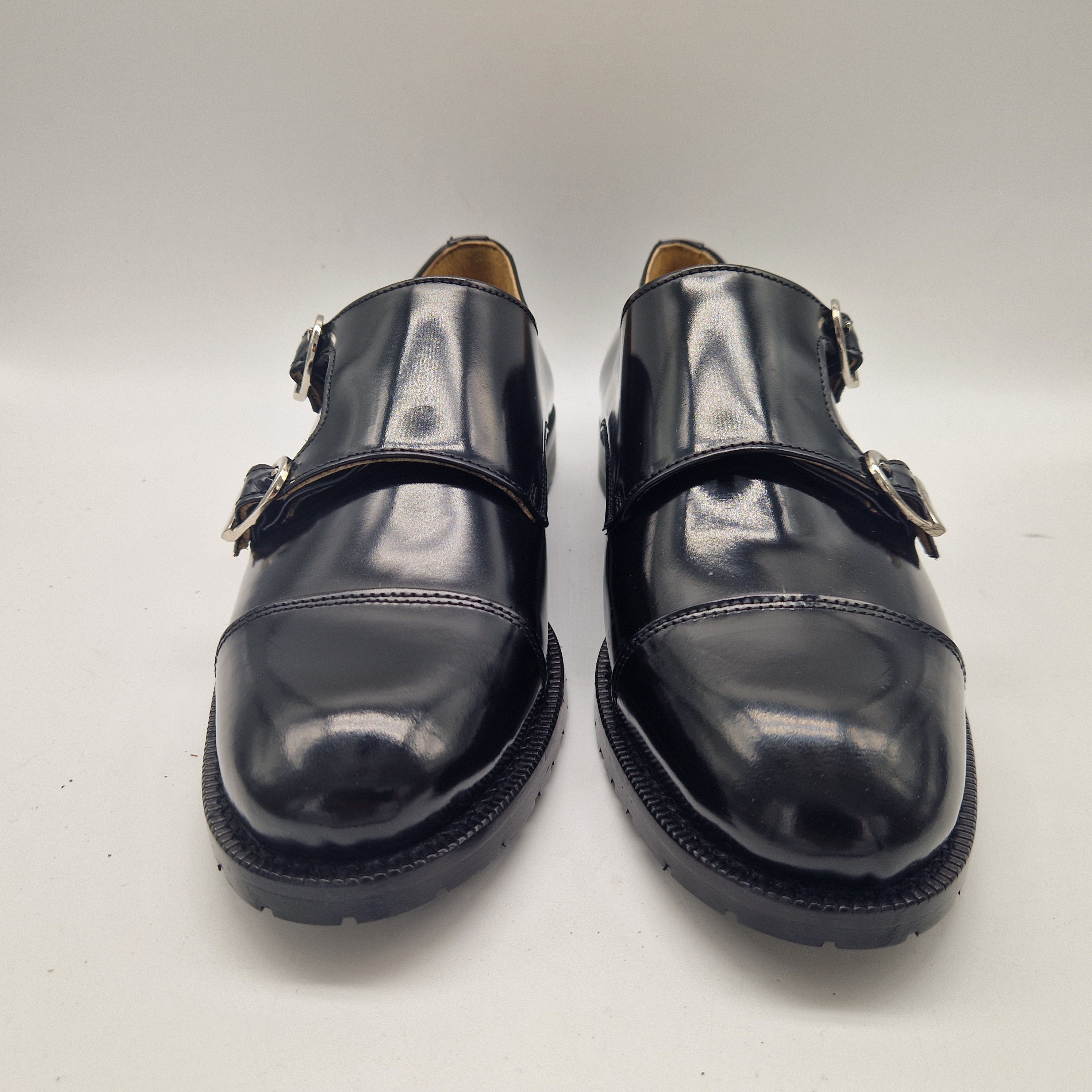 2 HEBILLAS EN PIEL NEGRA