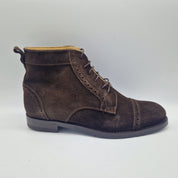 BOTITA EN SERRAJE MARRÓN