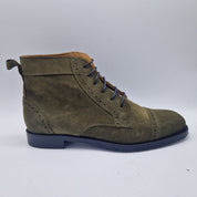 BOTITA EN SERRAJE VERDE