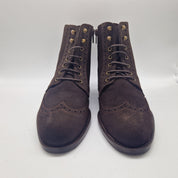 BOTÍN EN SERRAJE MARRÓN