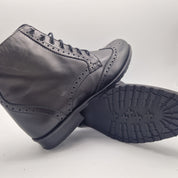 BOTÍN EN PIEL NEGRA