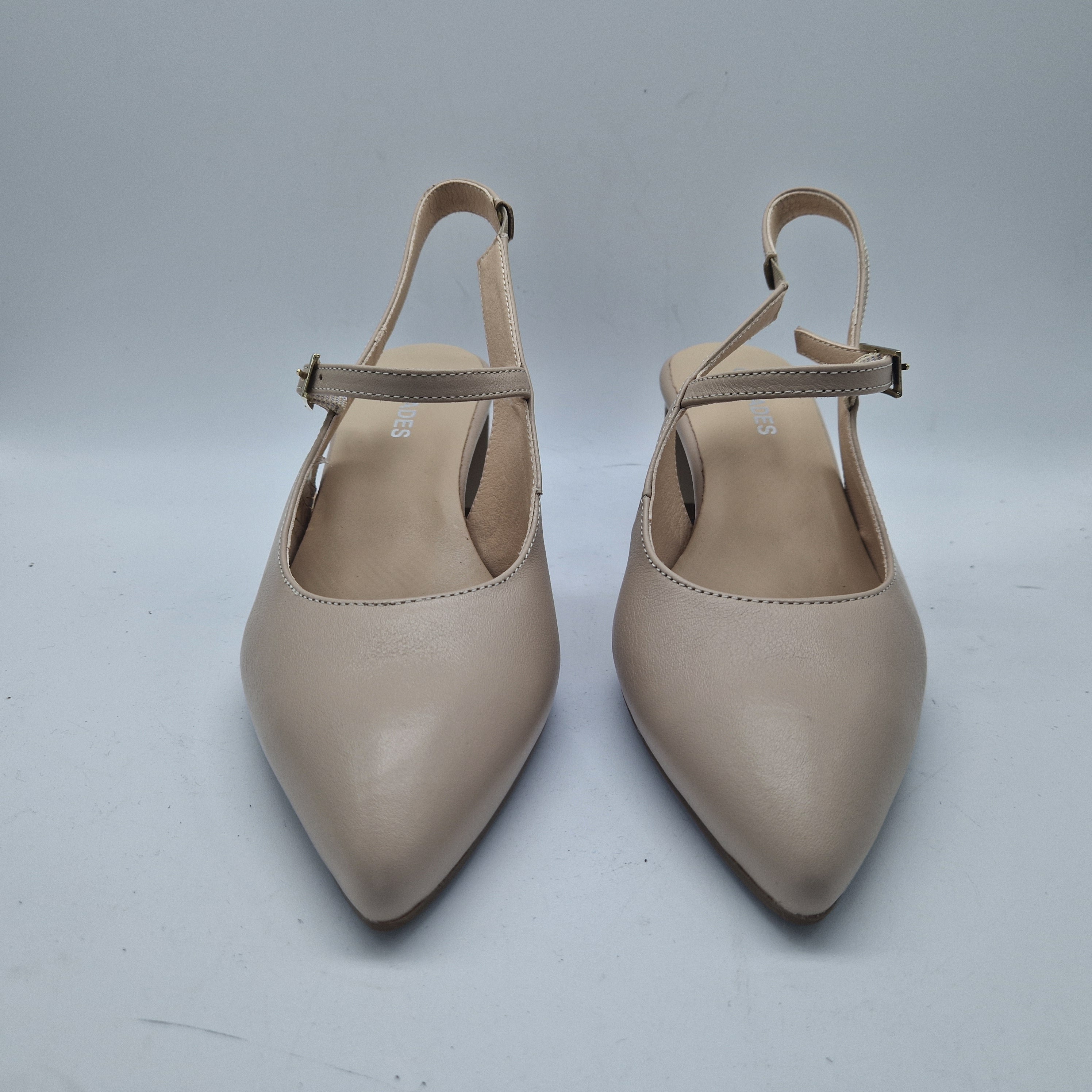 SALÓN DESTALONADO EN PIEL NUDE - 72000