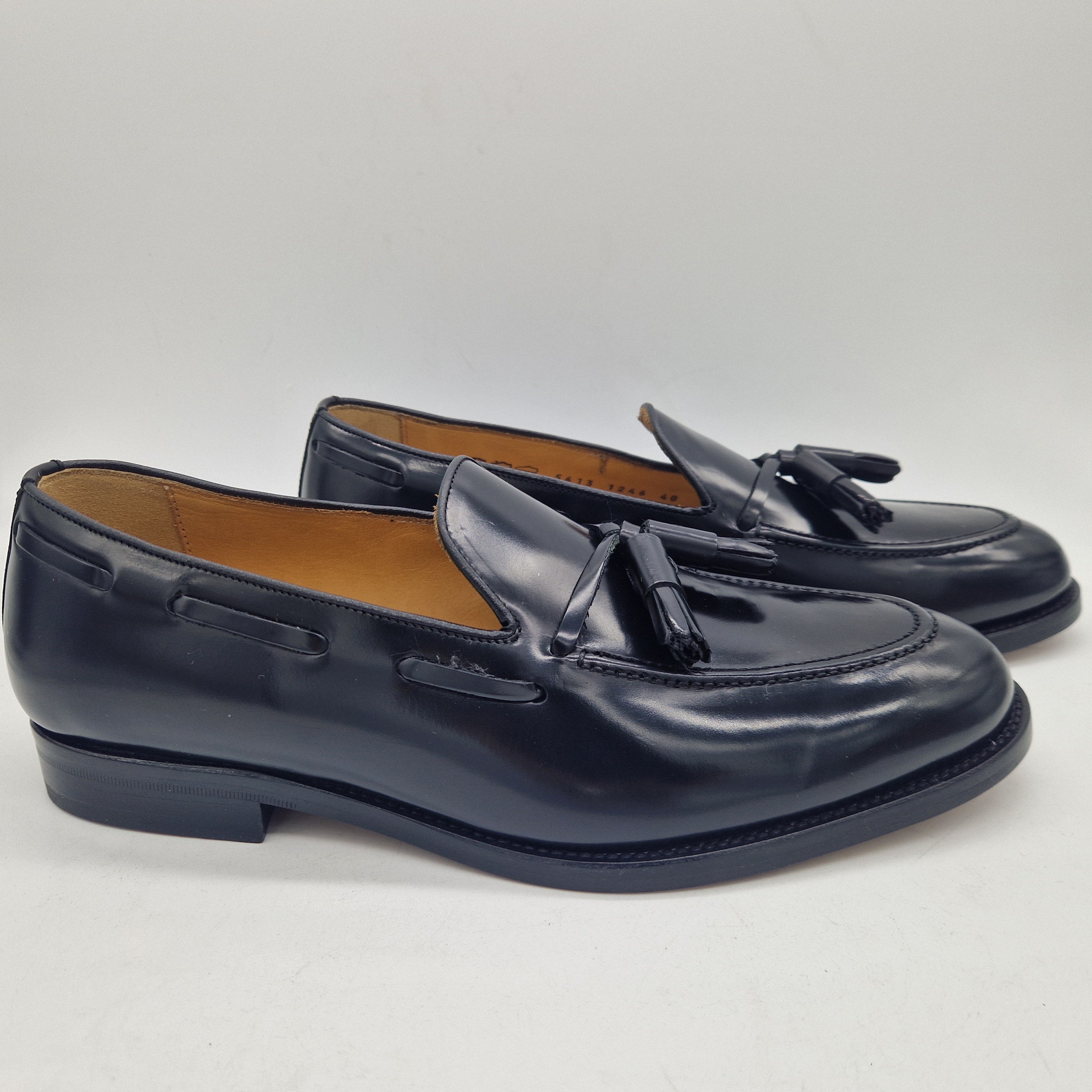 MOCASÍN DE BORLAS EN PIEL NEGRO - 72178