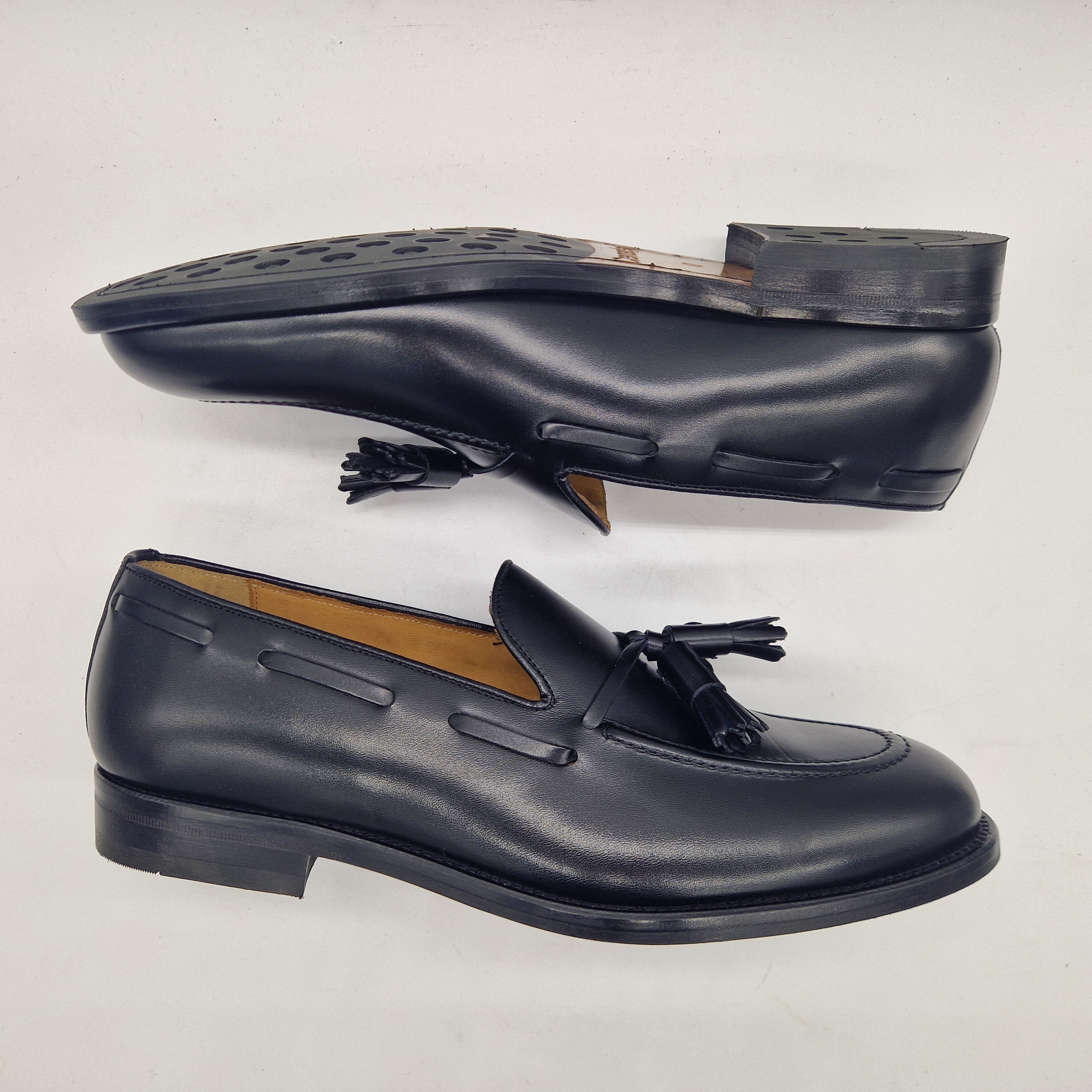 CASTELLANO DE BORLAS EN PIEL NEGRA - 72183