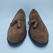 Mocasines SCHUHKONZEPT de cuero con borlas en serraje, estilo elegante y cómodo para hombre, vista lateral del calzado.
