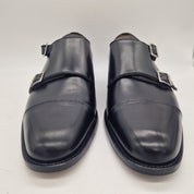 Hebillas en piel negra de la marca SchuHKonzept, dos hebillas elegantes para accesorios o prendas.