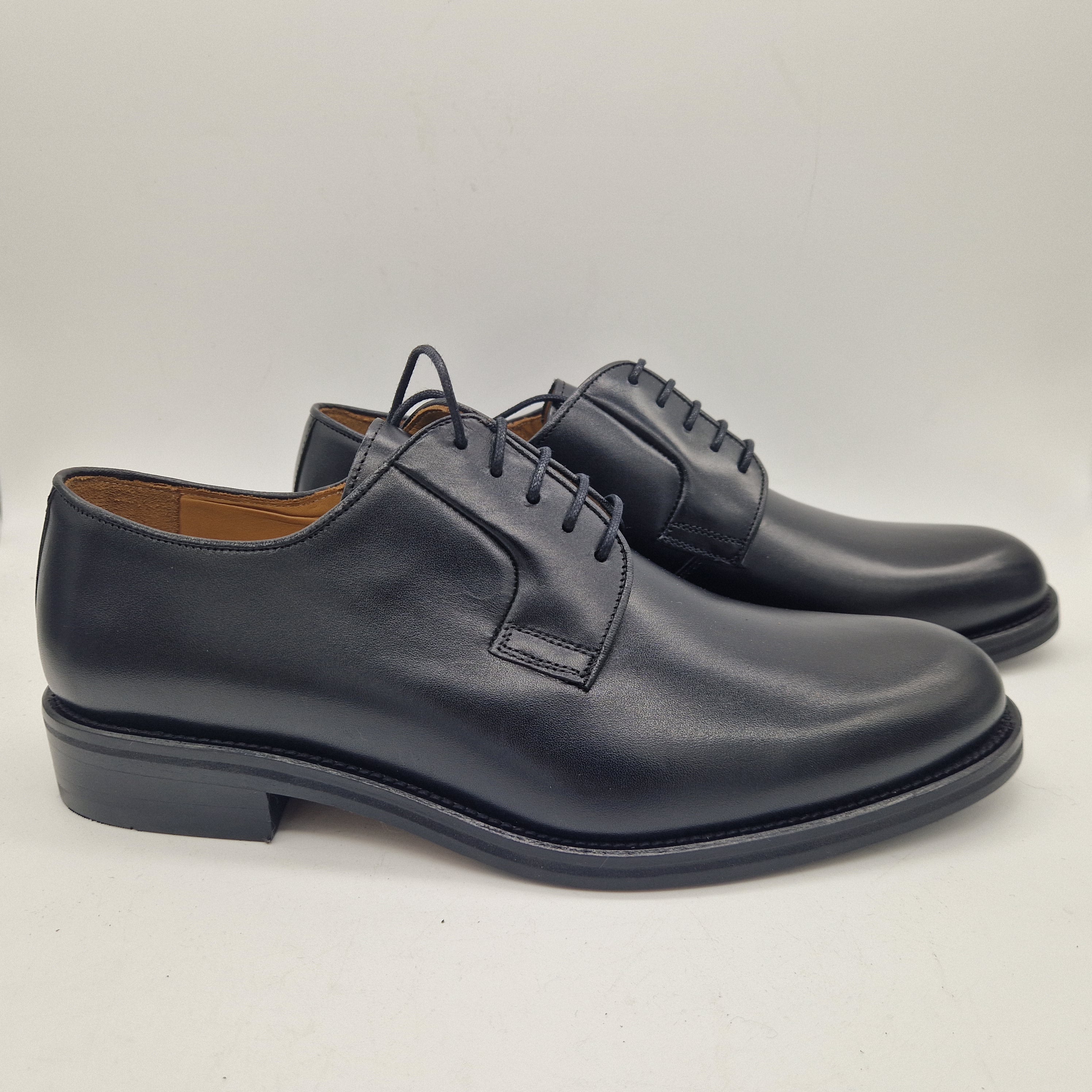 BLUCHER EN PIEL NEGRA - 72214