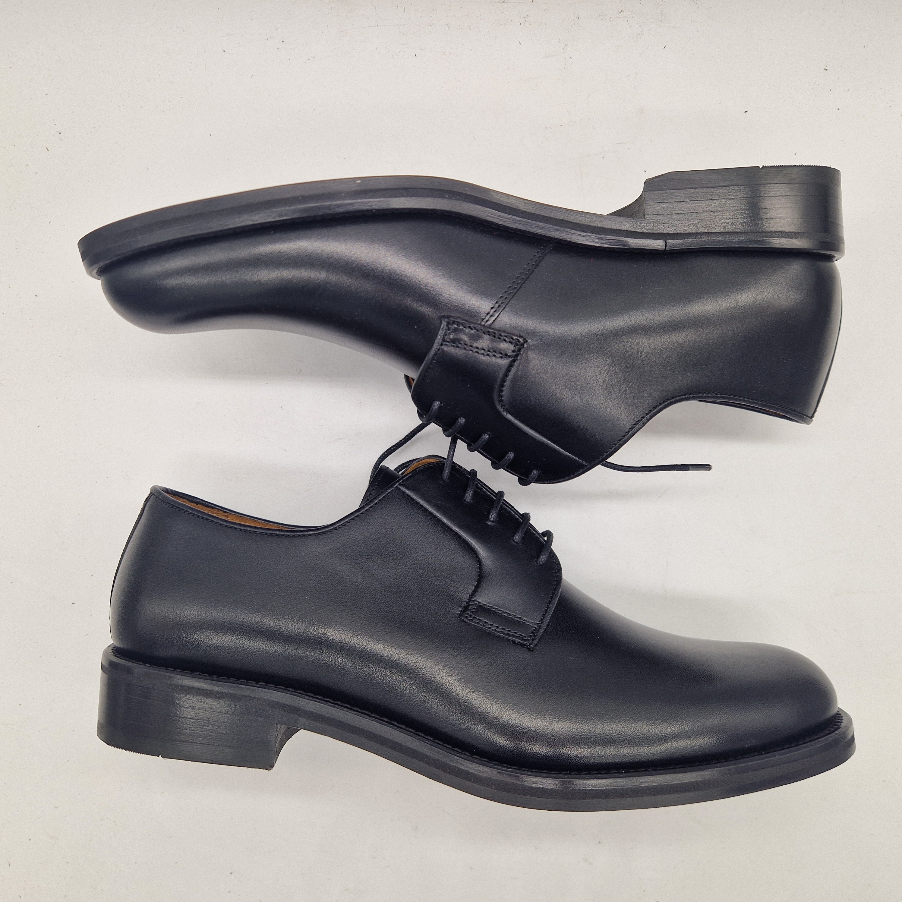 BLUCHER EN PIEL NEGRA - 72214