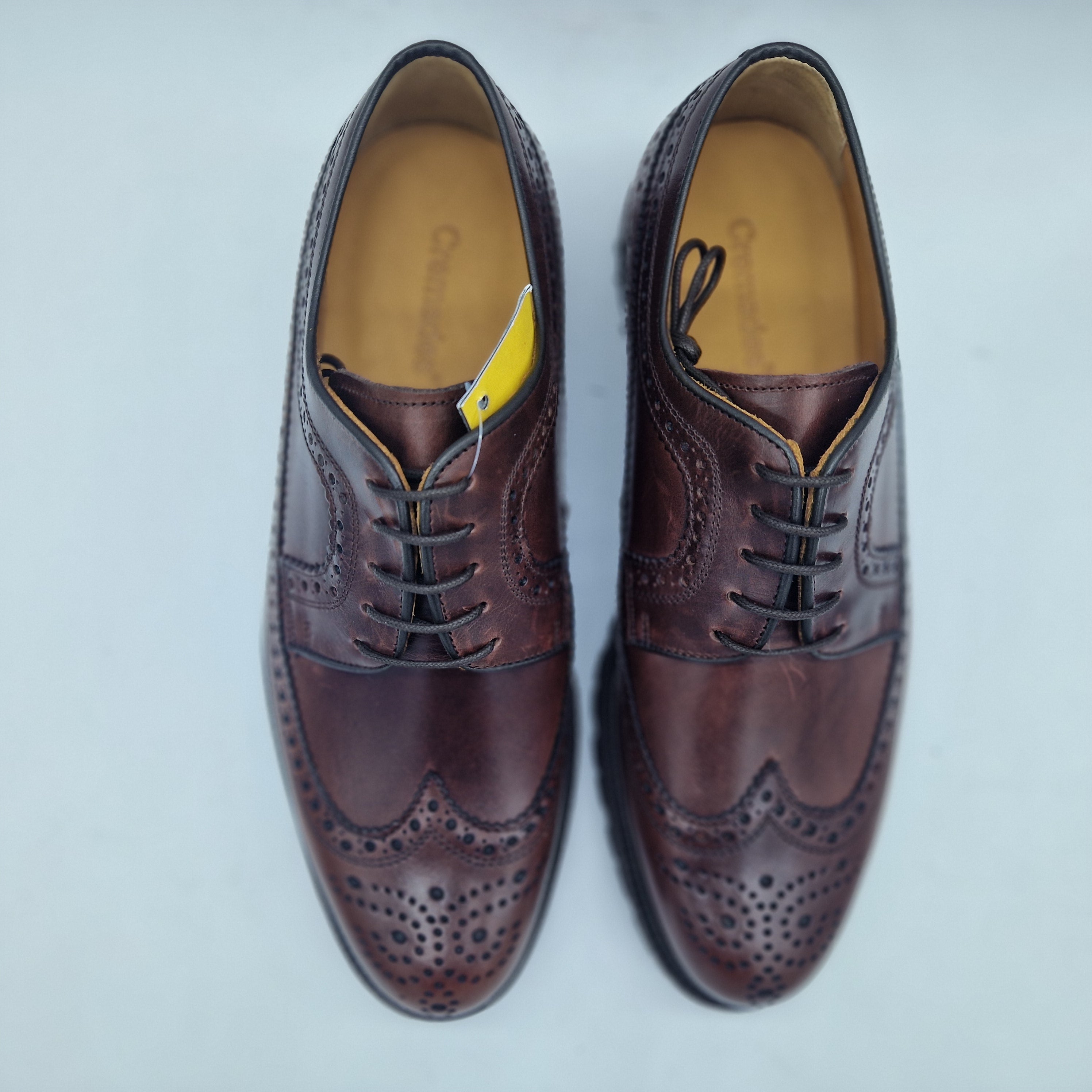 BLUCHER EN PIEL ENGRASADA MARRÓN Y PISO VIBRAM - 72218