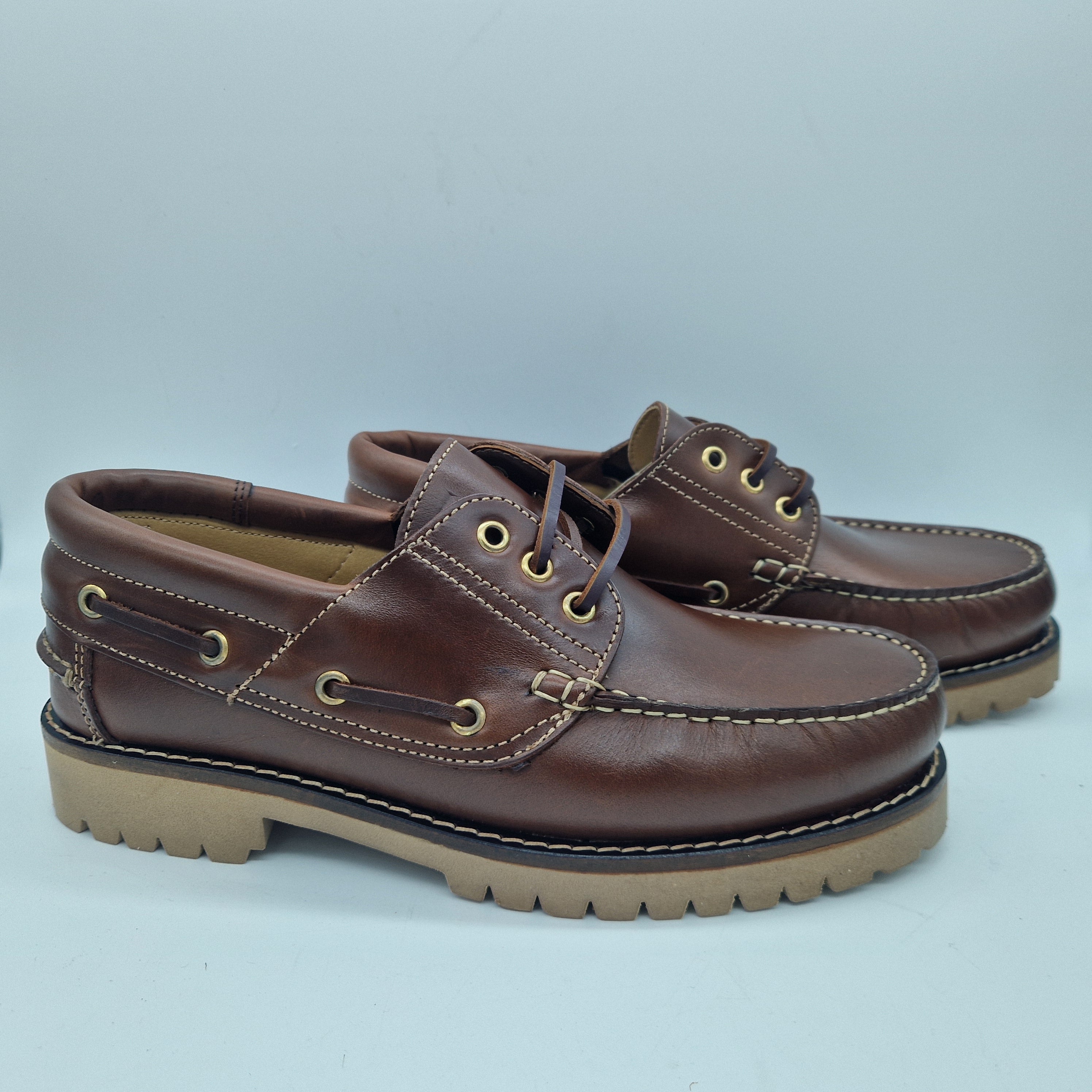 NAÚTICO EN PIEL ENGRASADA MARRÓN - 72353