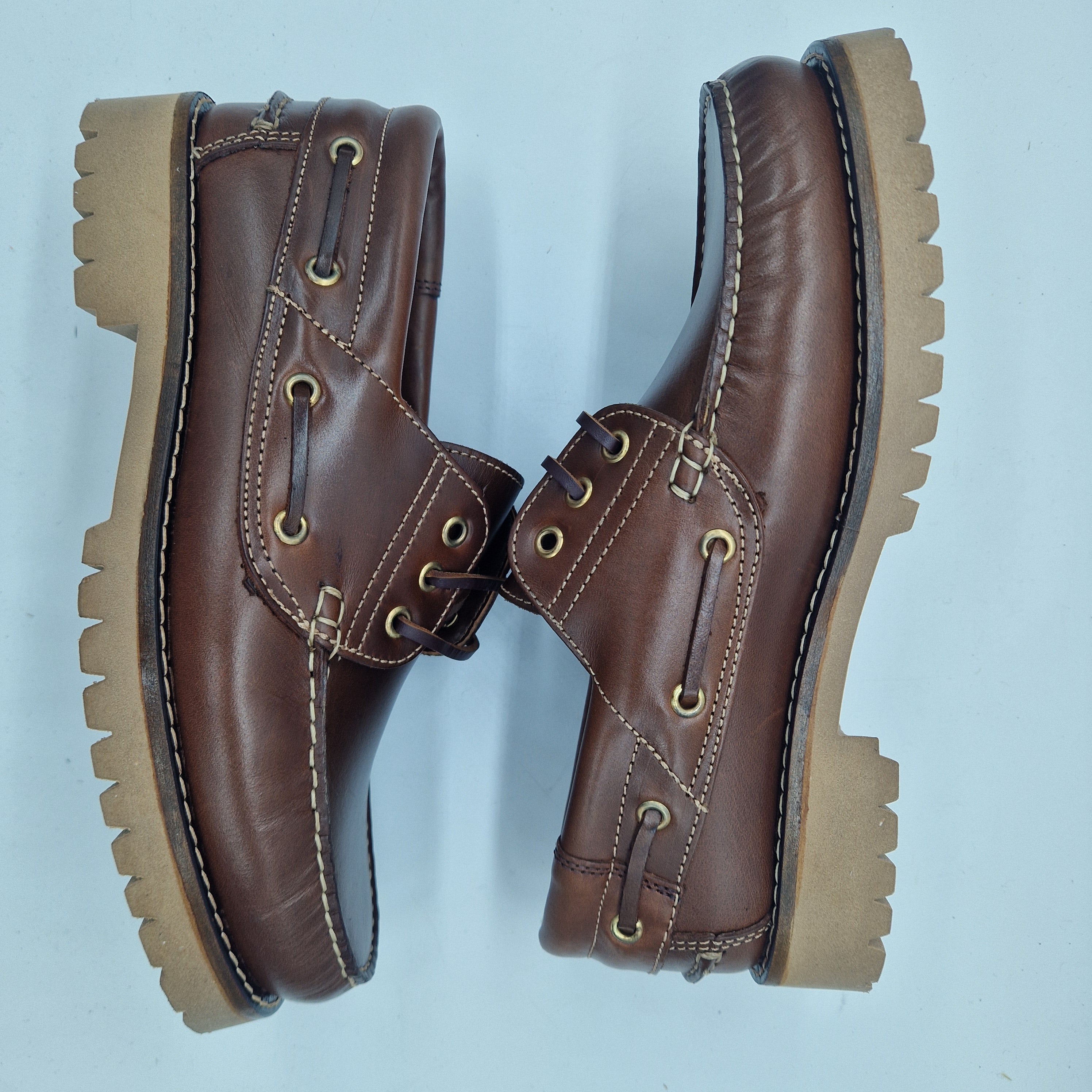 NAÚTICO EN PIEL ENGRASADA MARRÓN - 72353