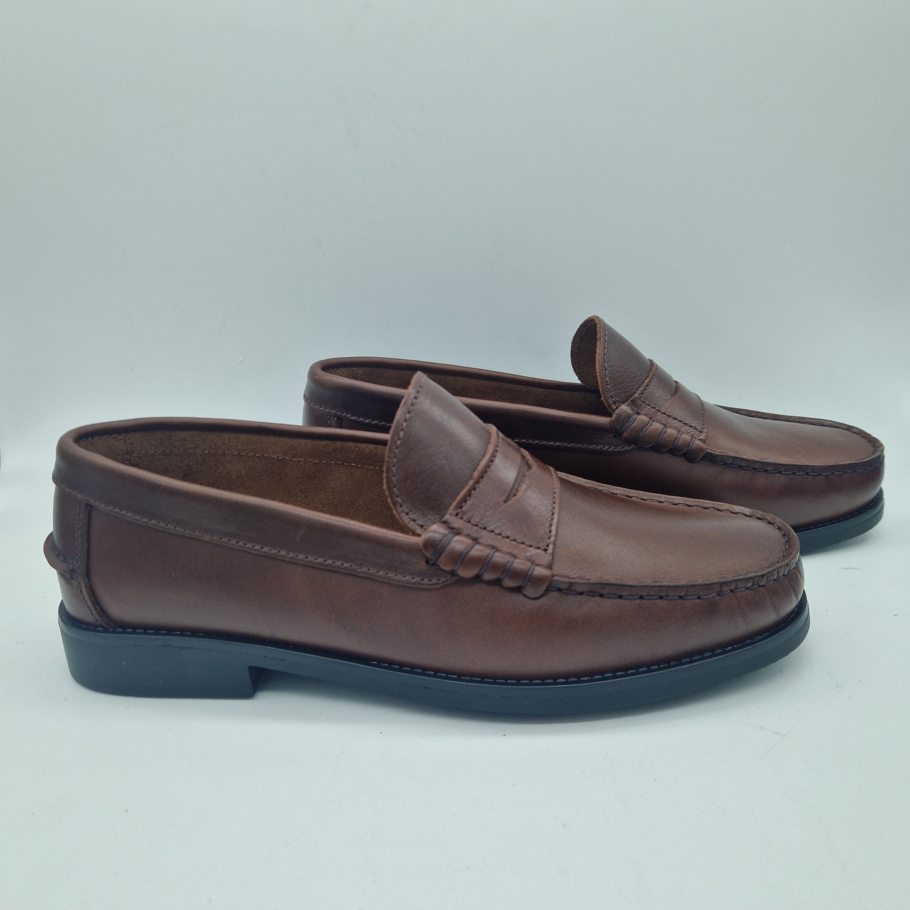 CASTELLANO EN PIEL ENGRASDA MARRÓN - 72358