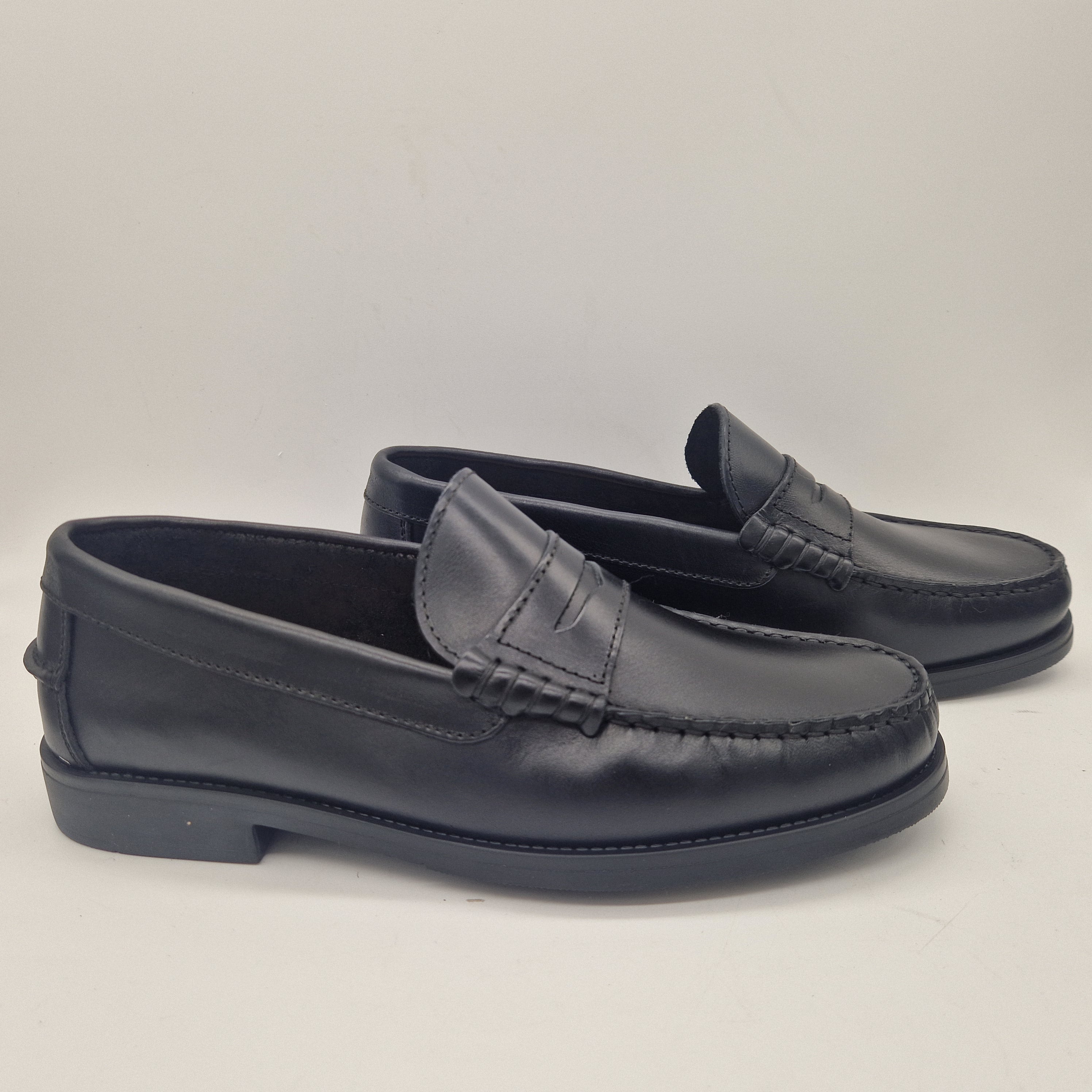 CASTELLANO EN PIEL ENGRSADADA NEGRO - 72359