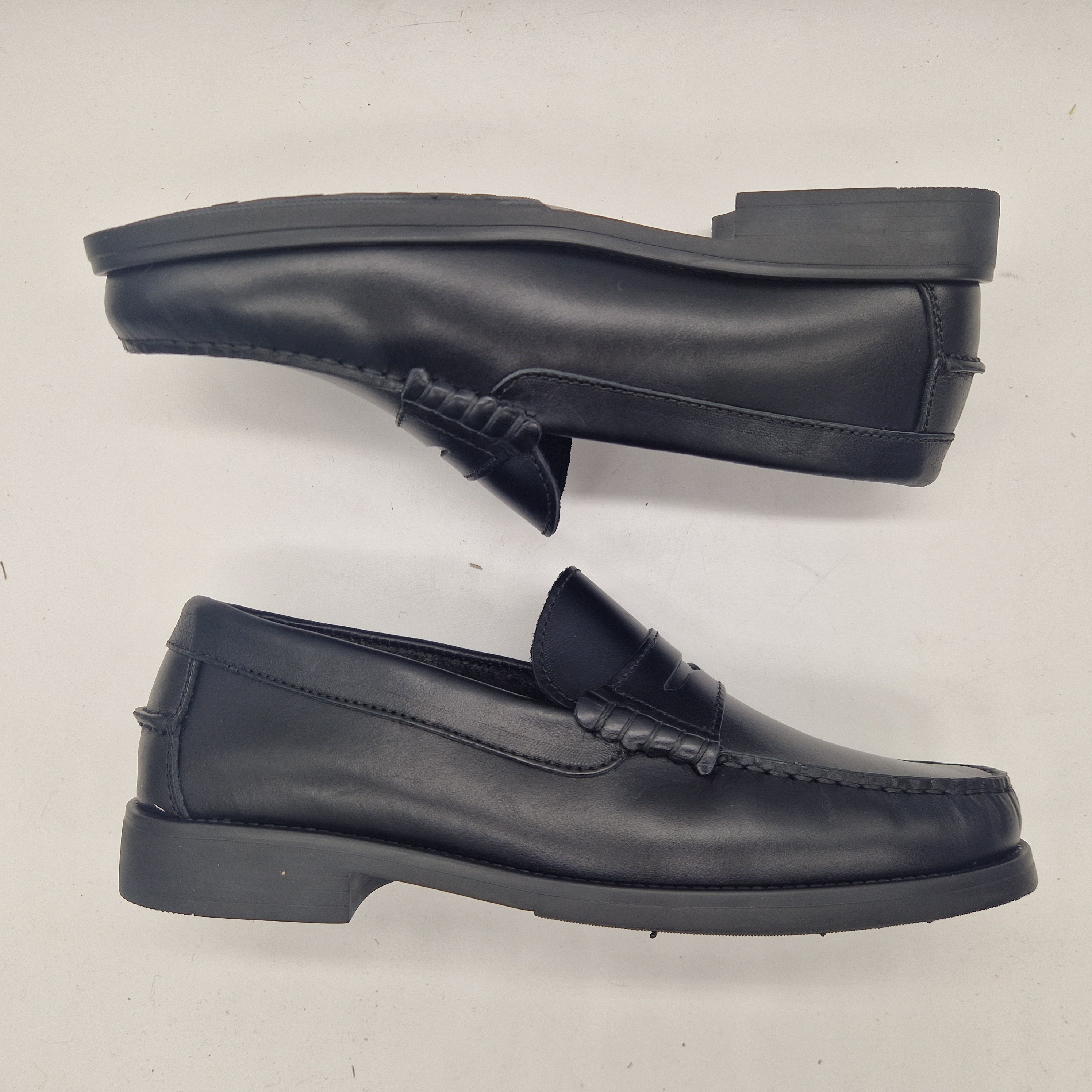 CASTELLANO EN PIEL ENGRSADADA NEGRO - 72359