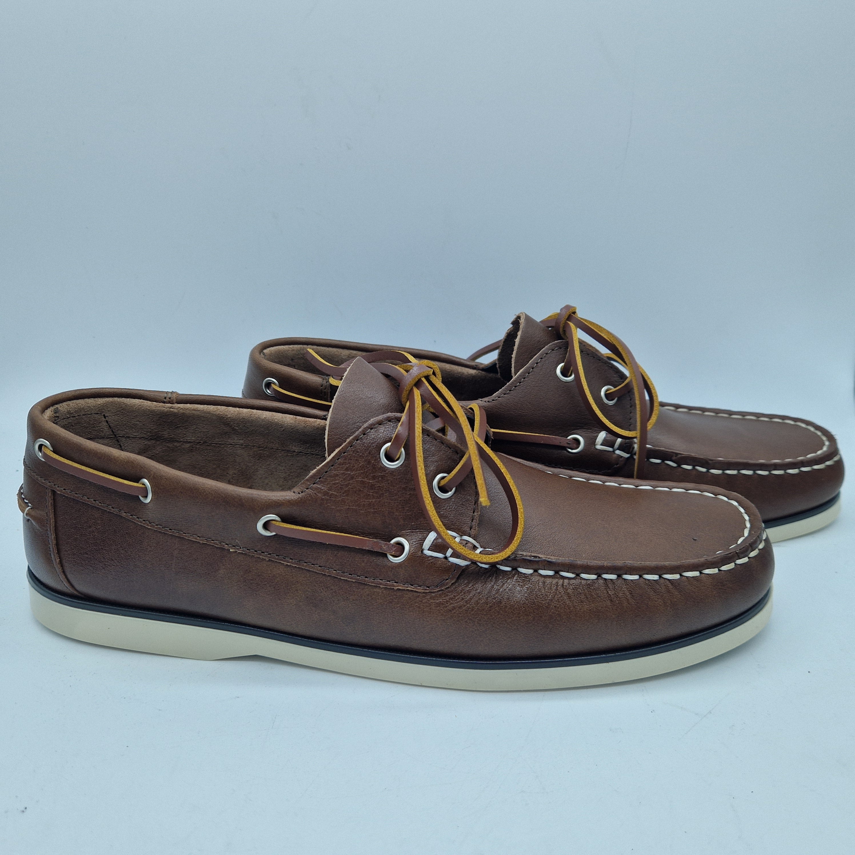 NAÚTICO EN PIEL MARRÓN - 72408