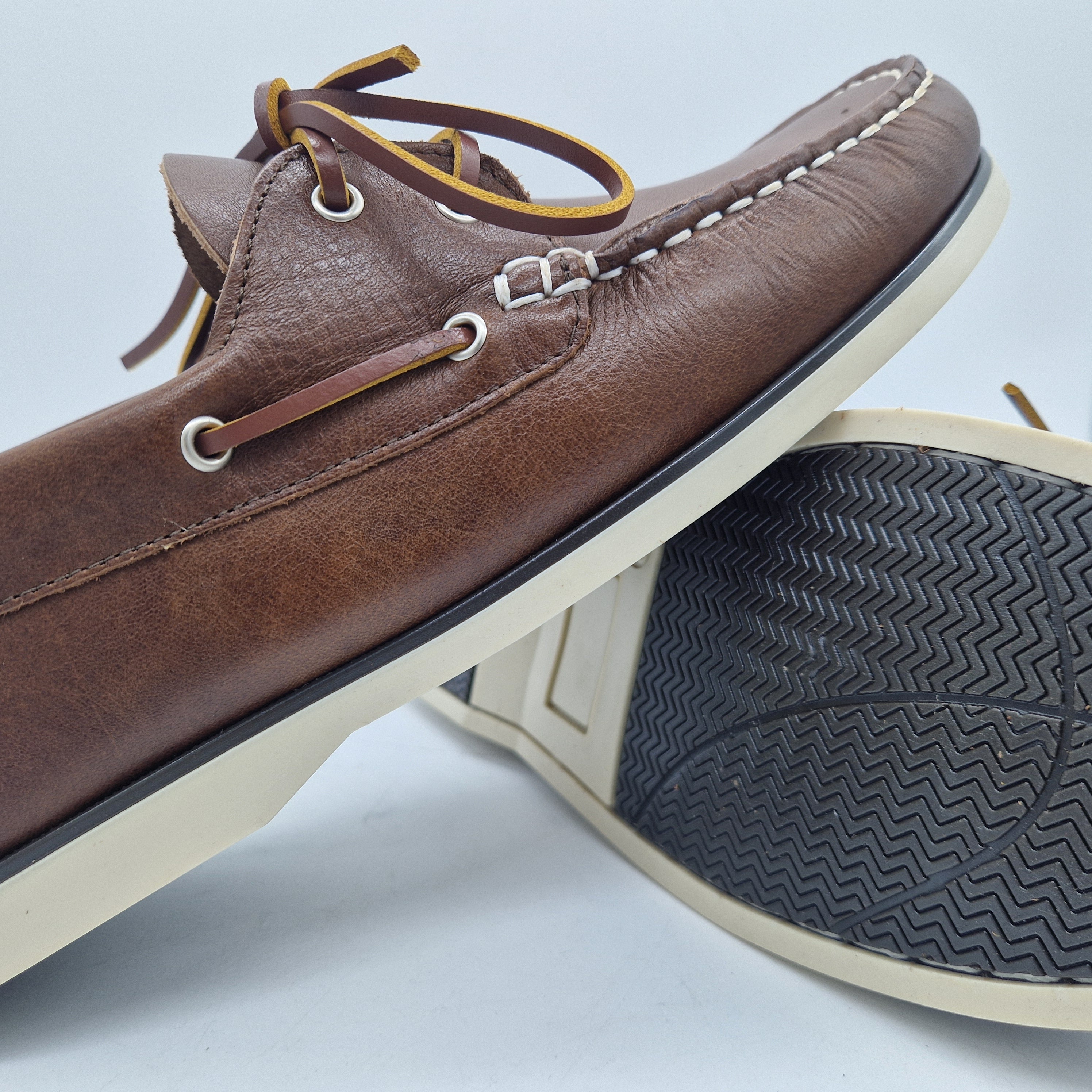 NAÚTICO EN PIEL MARRÓN - 72408