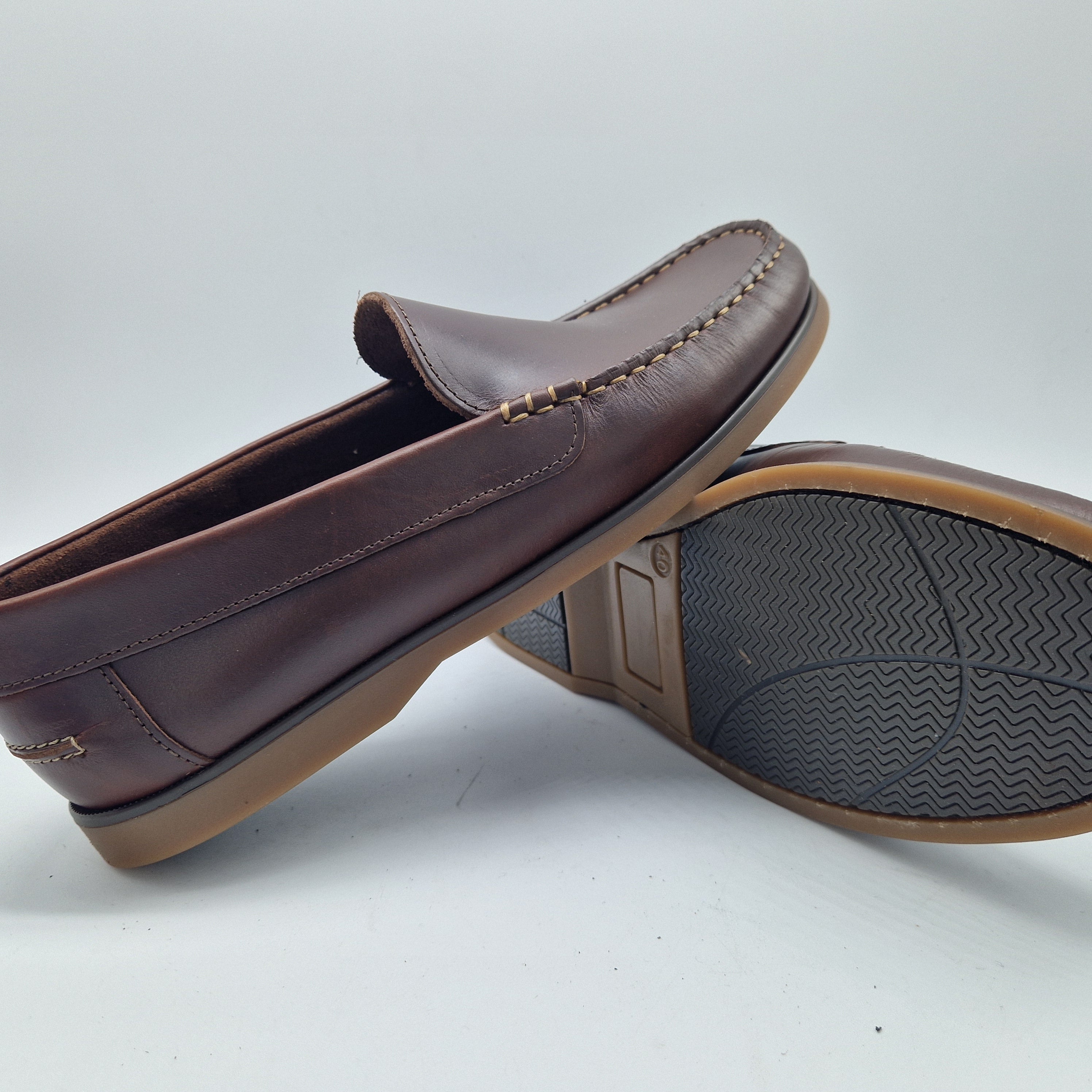 NAÚTICO EN PIEL ENGRASADA CUERO - 72419