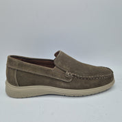 Mocasines Kiowa en serraje taupe de IMAC SPA, con diseño elegante y suela cómoda, ideal para estilo casual y sofisticado.