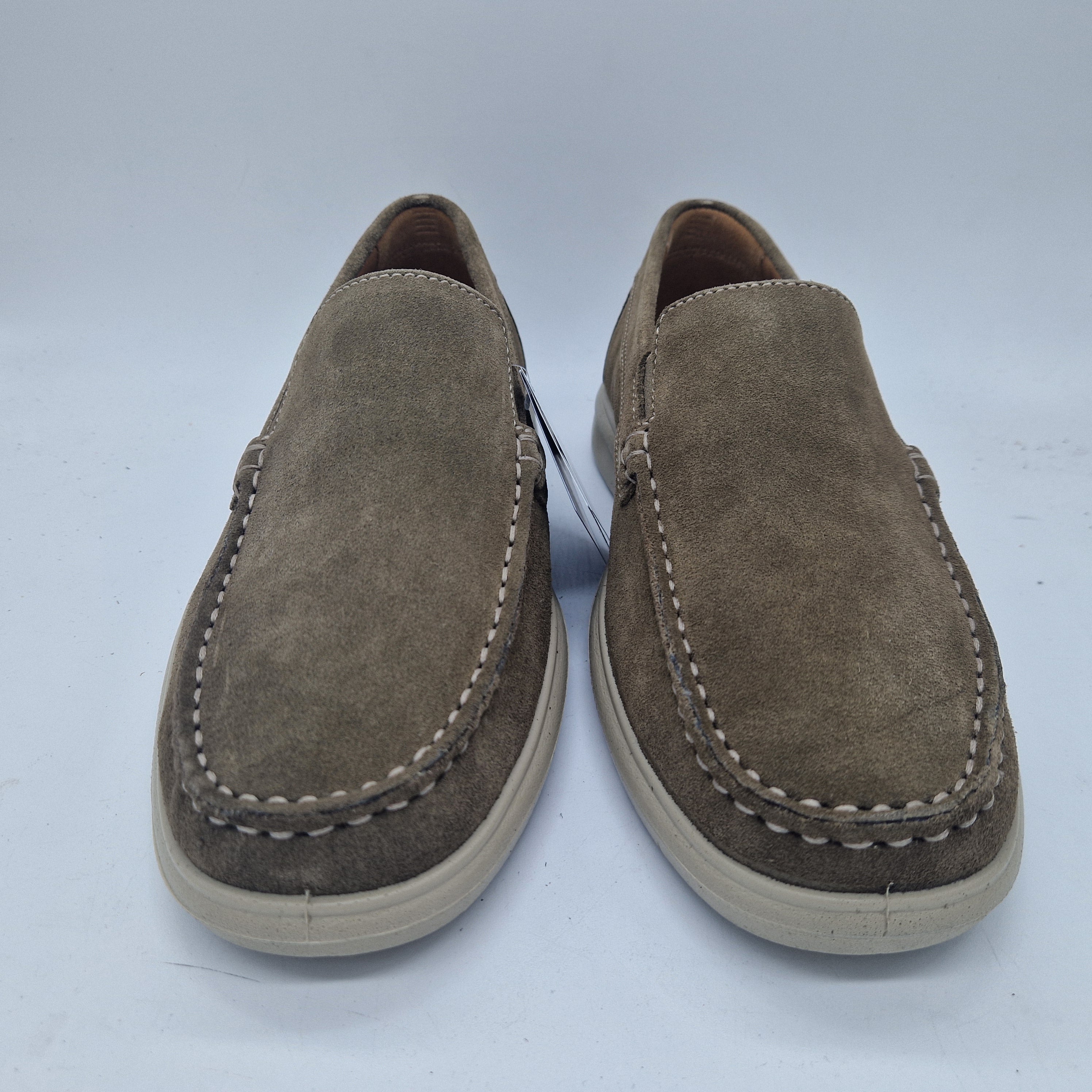 Mocasines Kiowa en serraje taupe de IMAC SPA, calzado elegante para mujer, con diseño clásico y detalles en cuero.