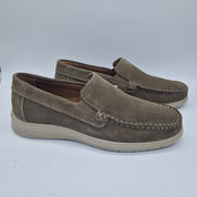 Mocasines IMAC SPA Kiowa en serraje taupe, con suela y diseño elegante, visible en imagen.