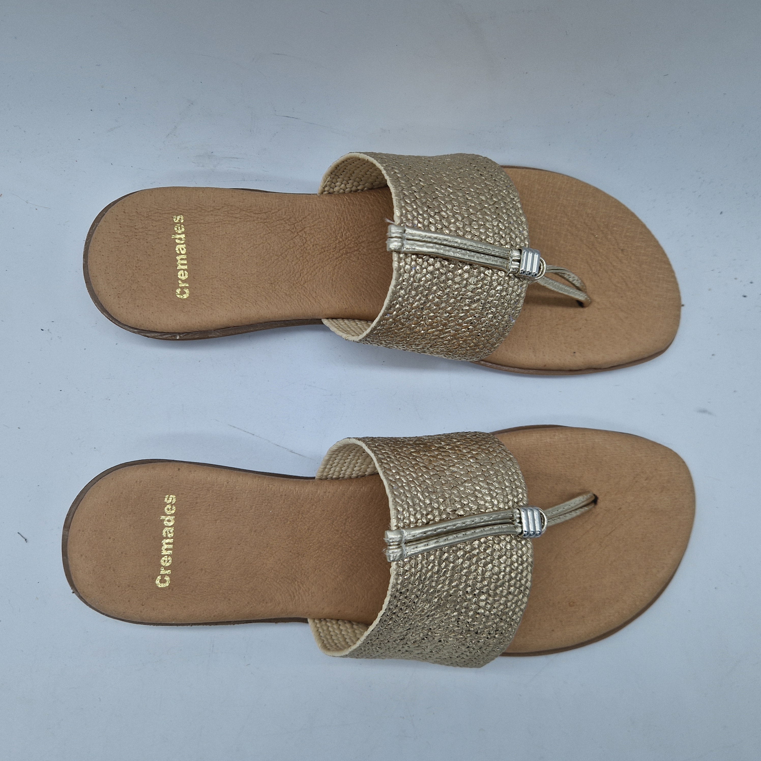 SANDALIA DE DEDO EN TEJIDO ELÁSTICO PLATINO - 72561