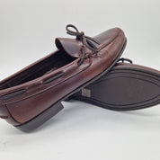 Mocasines marrón de piel Castellano de Lazo en piel, estilo clásico de Mocasines 1901 en primer plano.