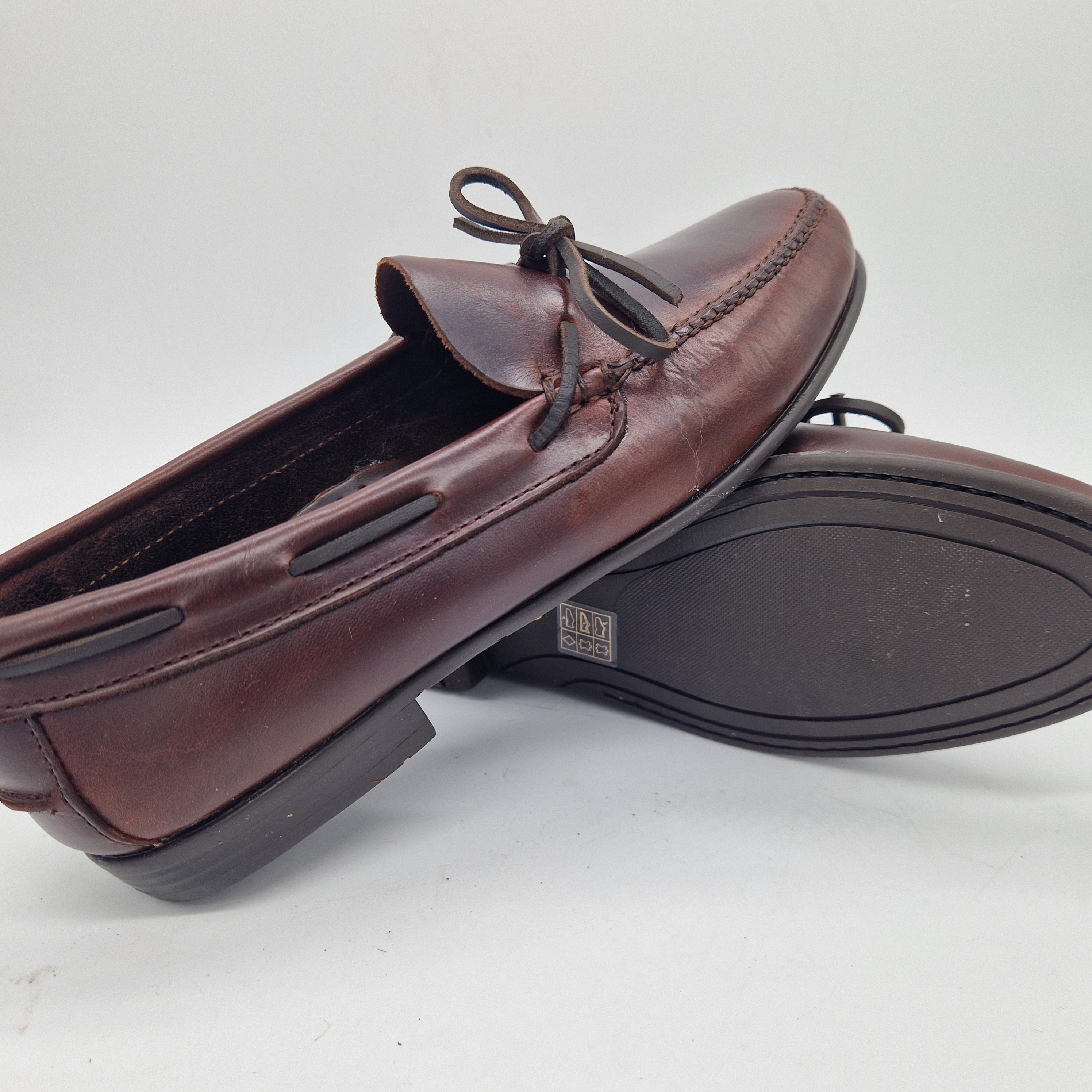 Mocasines marrón de piel Castellano de Lazo en piel, estilo clásico de Mocasines 1901 en primer plano.