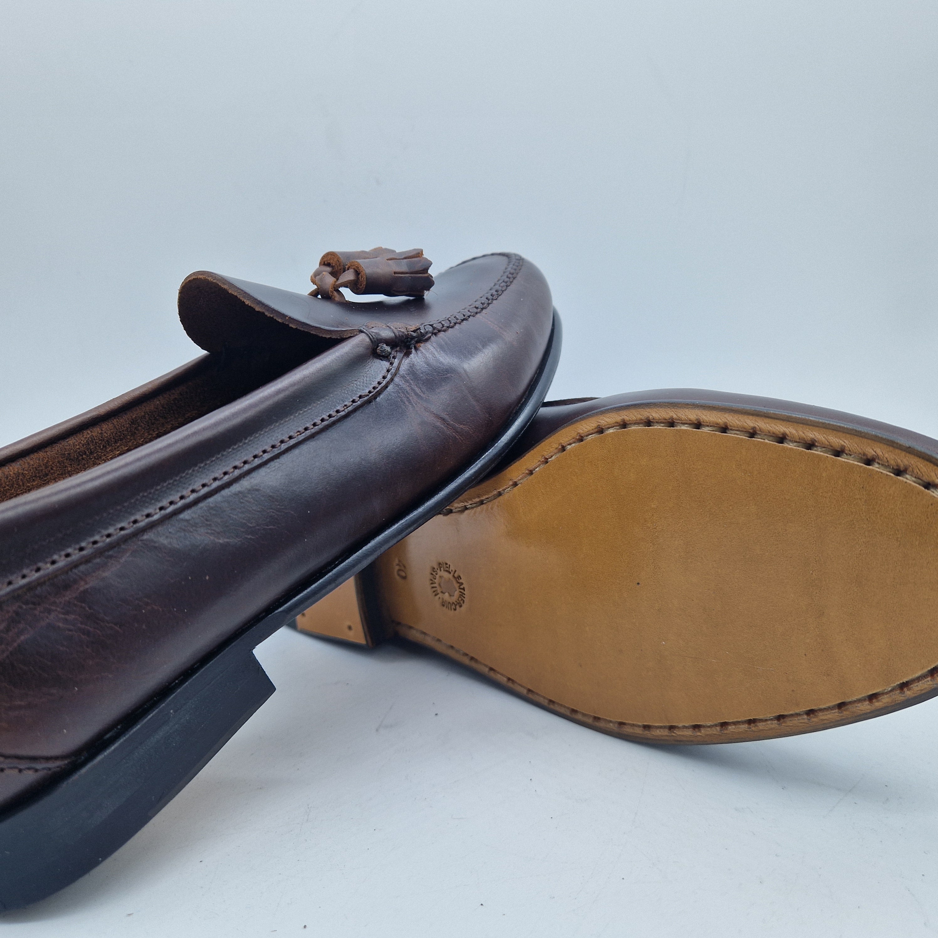 CASTELLANO DE BORLAS EN PIEL ENGRASADA CUERO - 72699