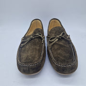 Mocasines Peachfor Kiowa de lazo en serraje kaki, con diseño clásico y cómoda suela, en color kaki.