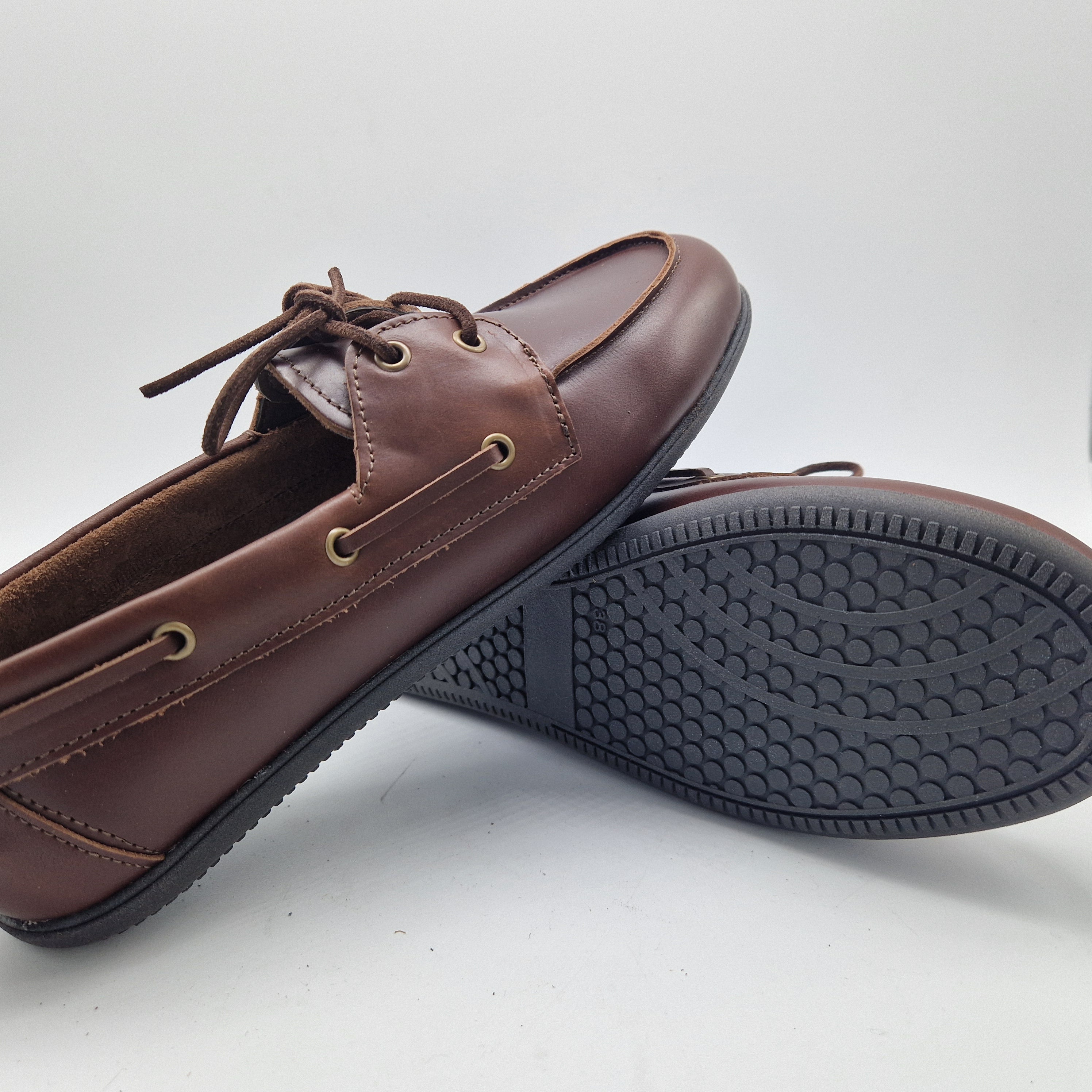 NAÚTICO EN PIEL ENGRASADA MARRÓN - 72791