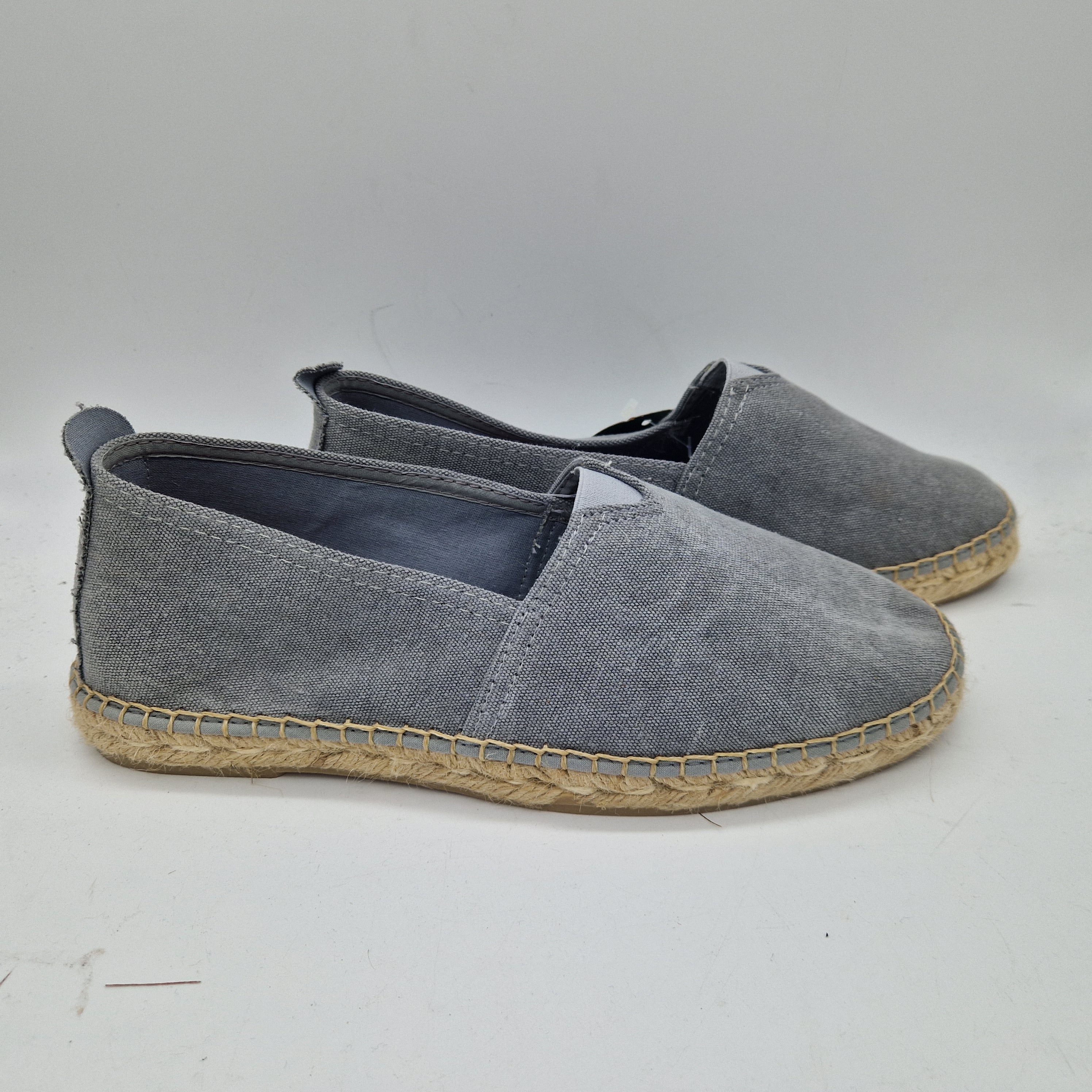 COPETE DE TEJIDO GRIS - 72950
