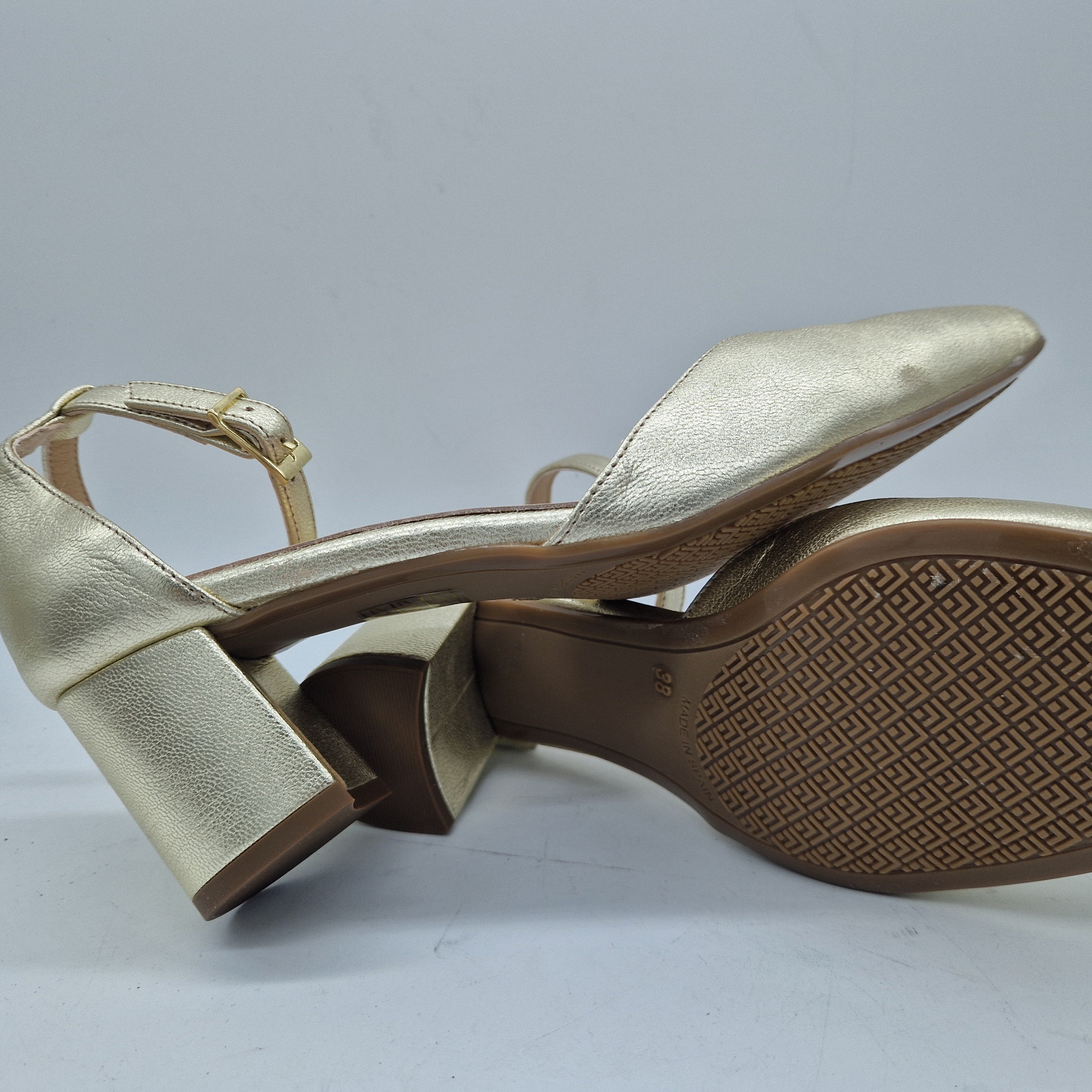 SALÓN EN PIEL TONO ORO - 73134