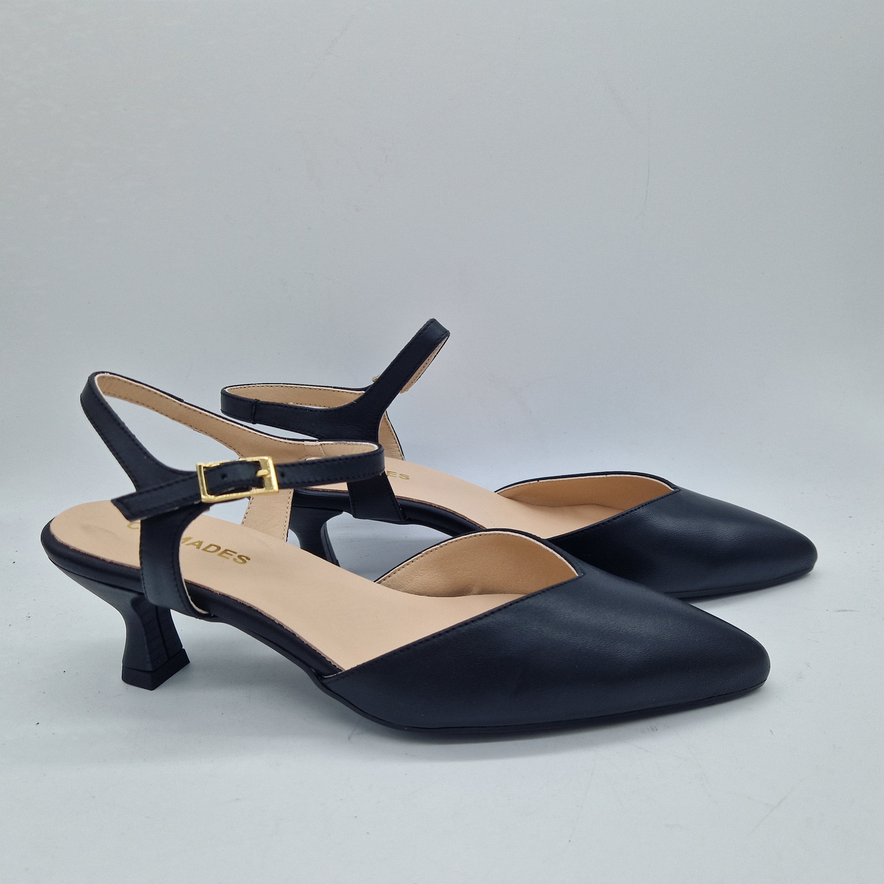 SALÓN DESTALONADO EN PIEL NEGRA - 73139