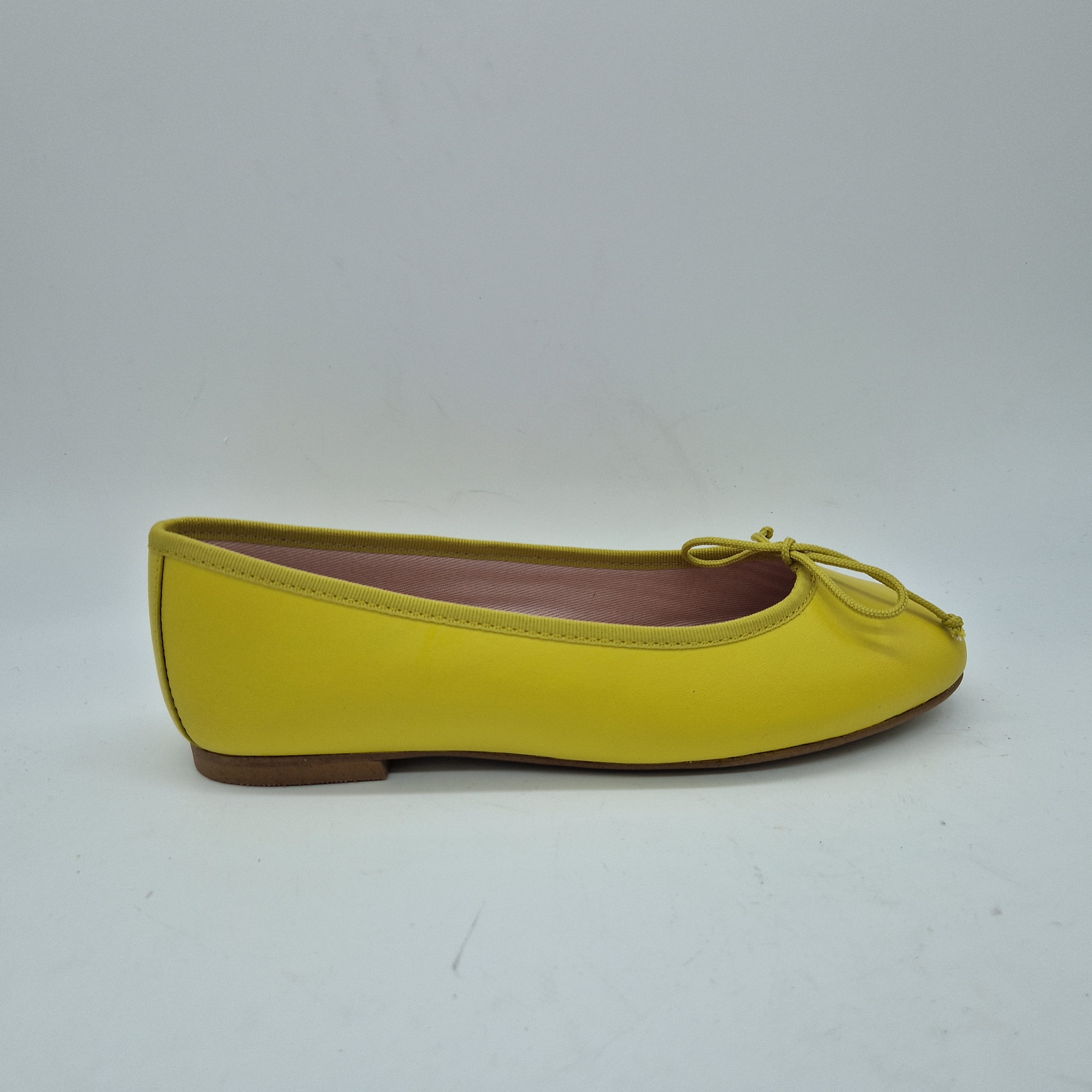 73291-BAILARINAPIELAMARILLA.jpg