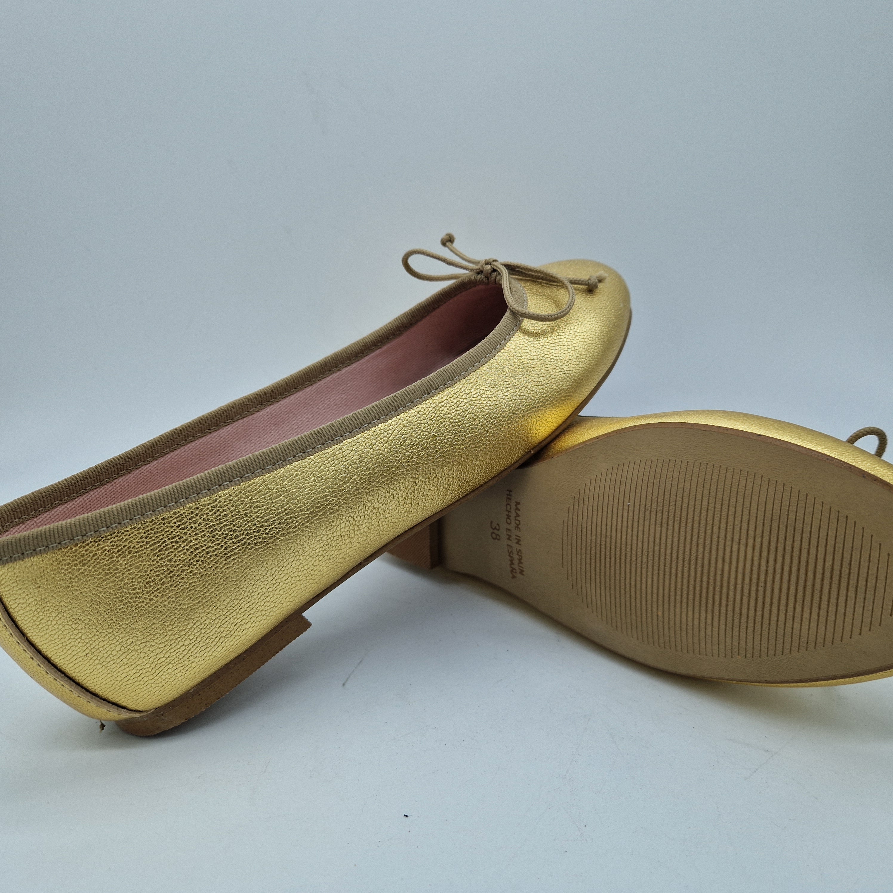 BAILARINA EN PIEL DORADA - 73319