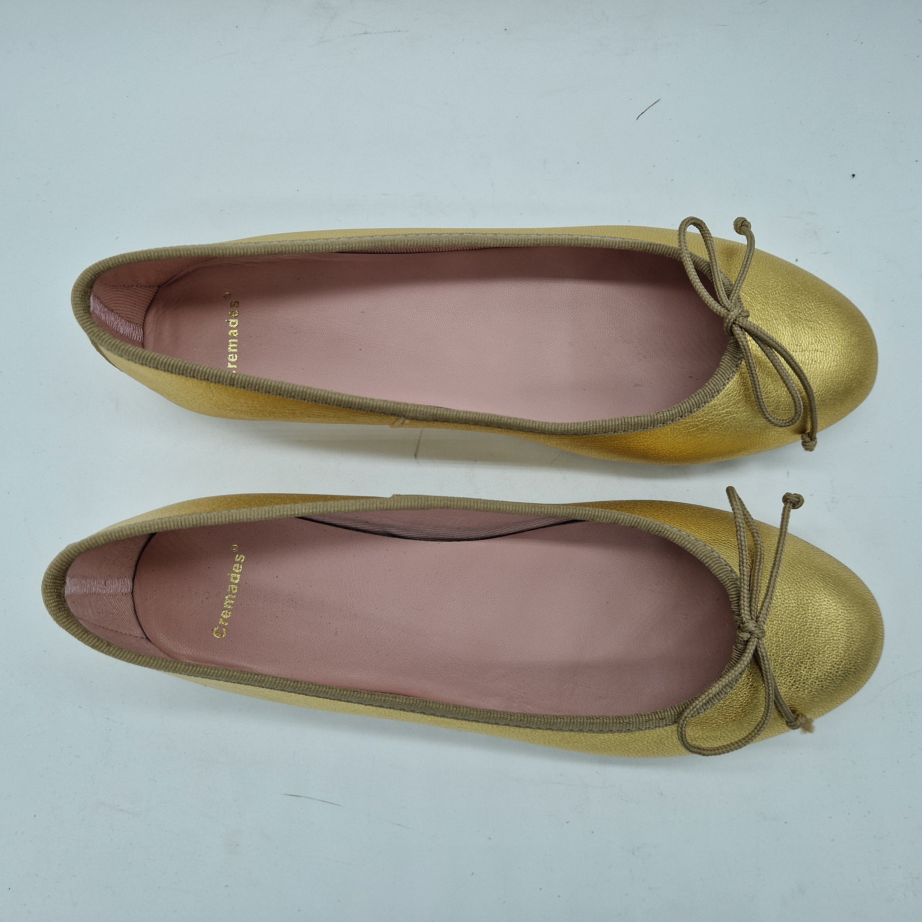 BAILARINA EN PIEL DORADA - 73319