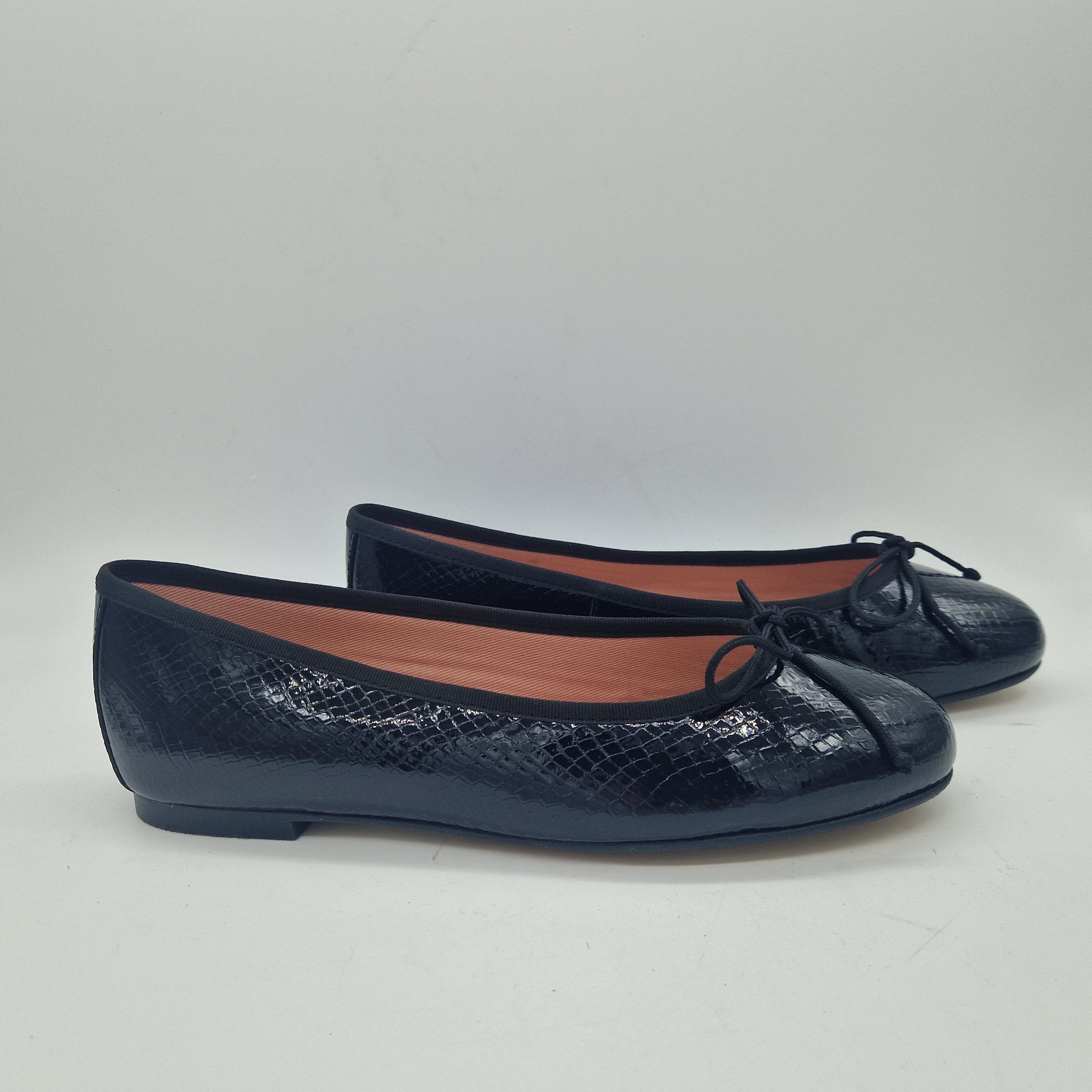 BAILARINA EN PIEL GRABADA NEGRO - 73346