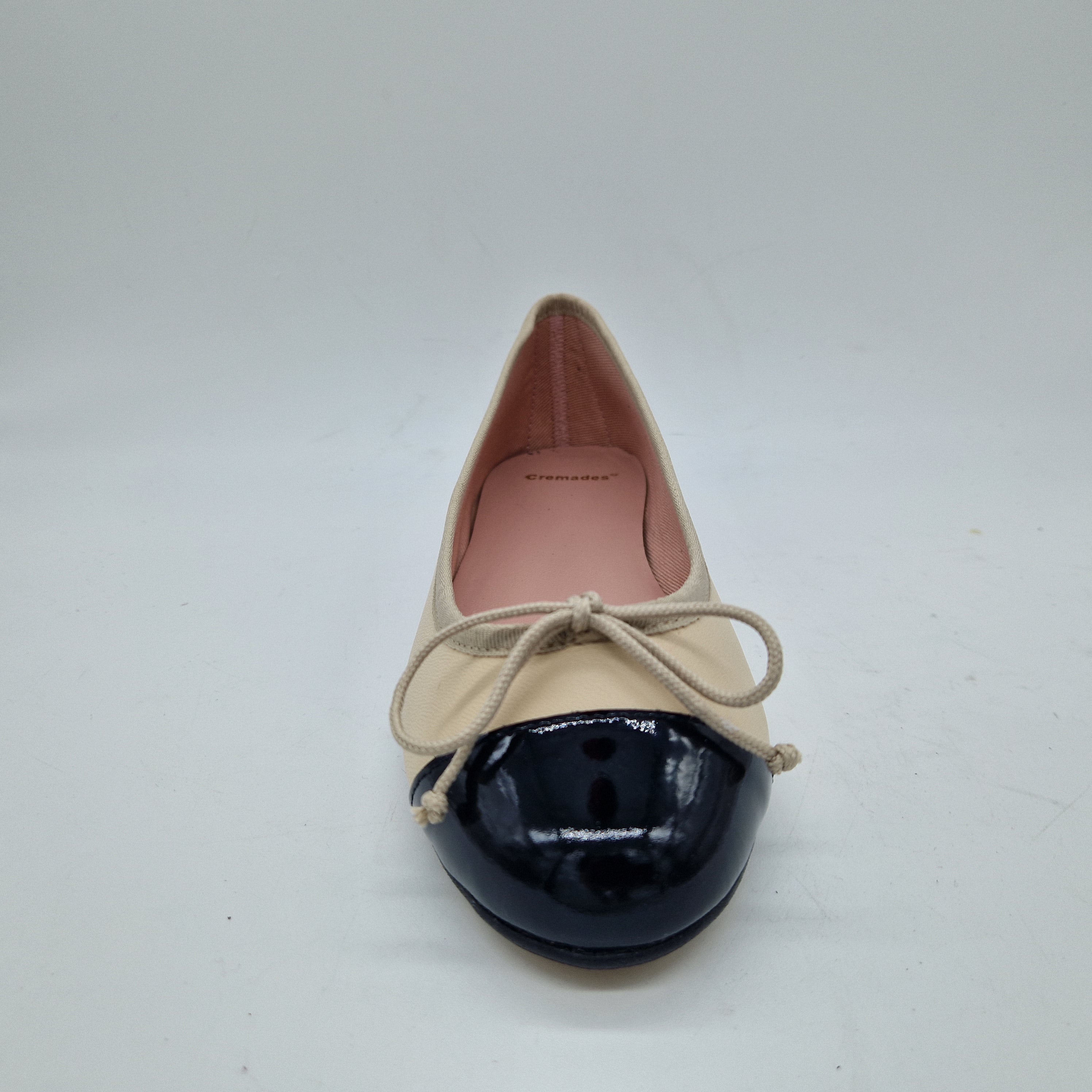 BAILARINA EN PIEL BEIGE Y PUNTERA NEGRO - 73355